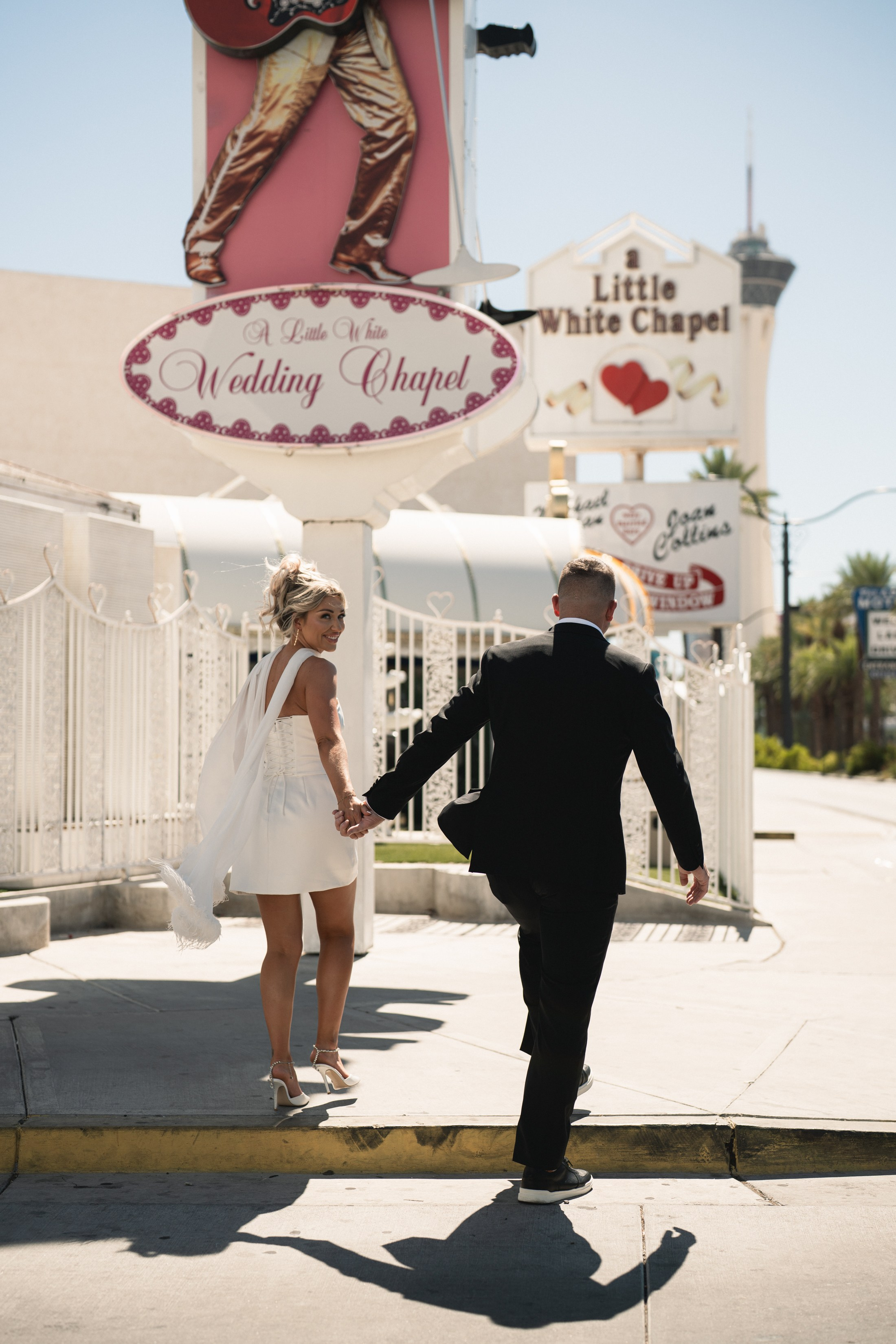 R&B. Wedding & elopement photographer Viktoriya Kravtsov. Las Vegas