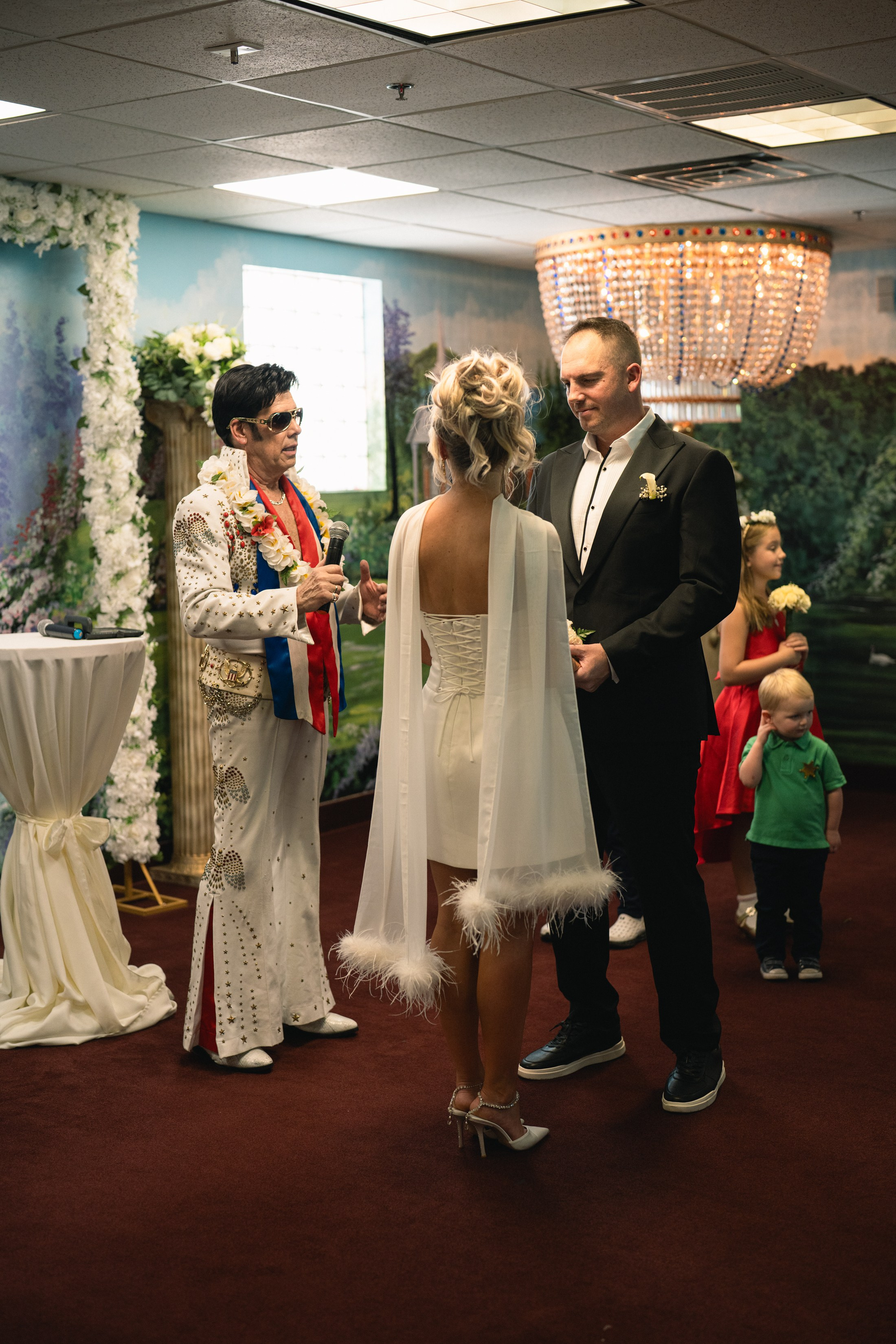R&B. Wedding & elopement photographer Viktoriya Kravtsov. Las Vegas