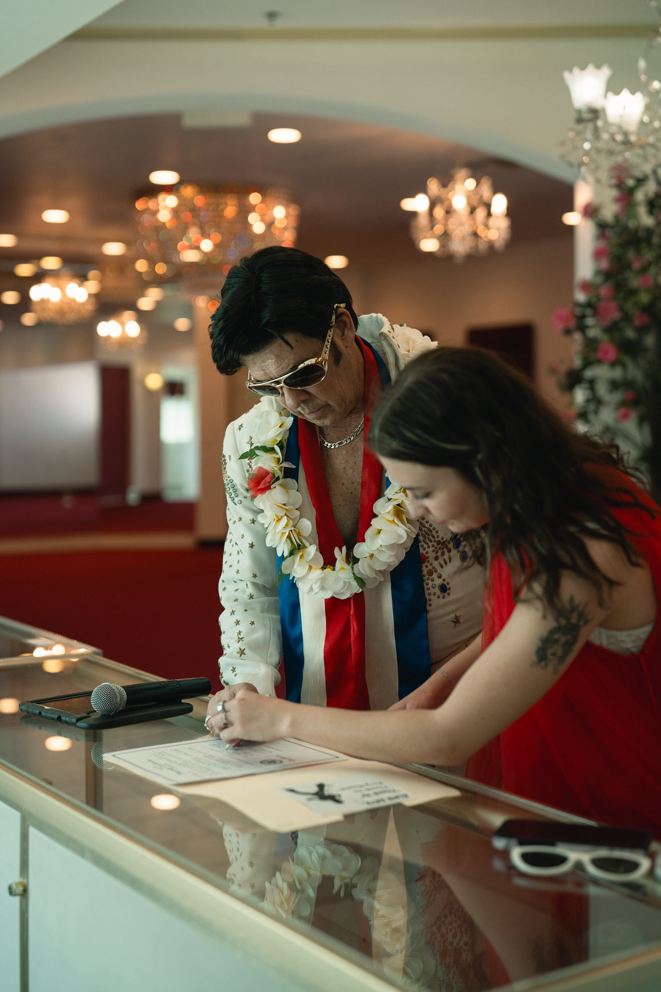 R&B. Wedding & elopement photographer Viktoriya Kravtsov. Las Vegas
