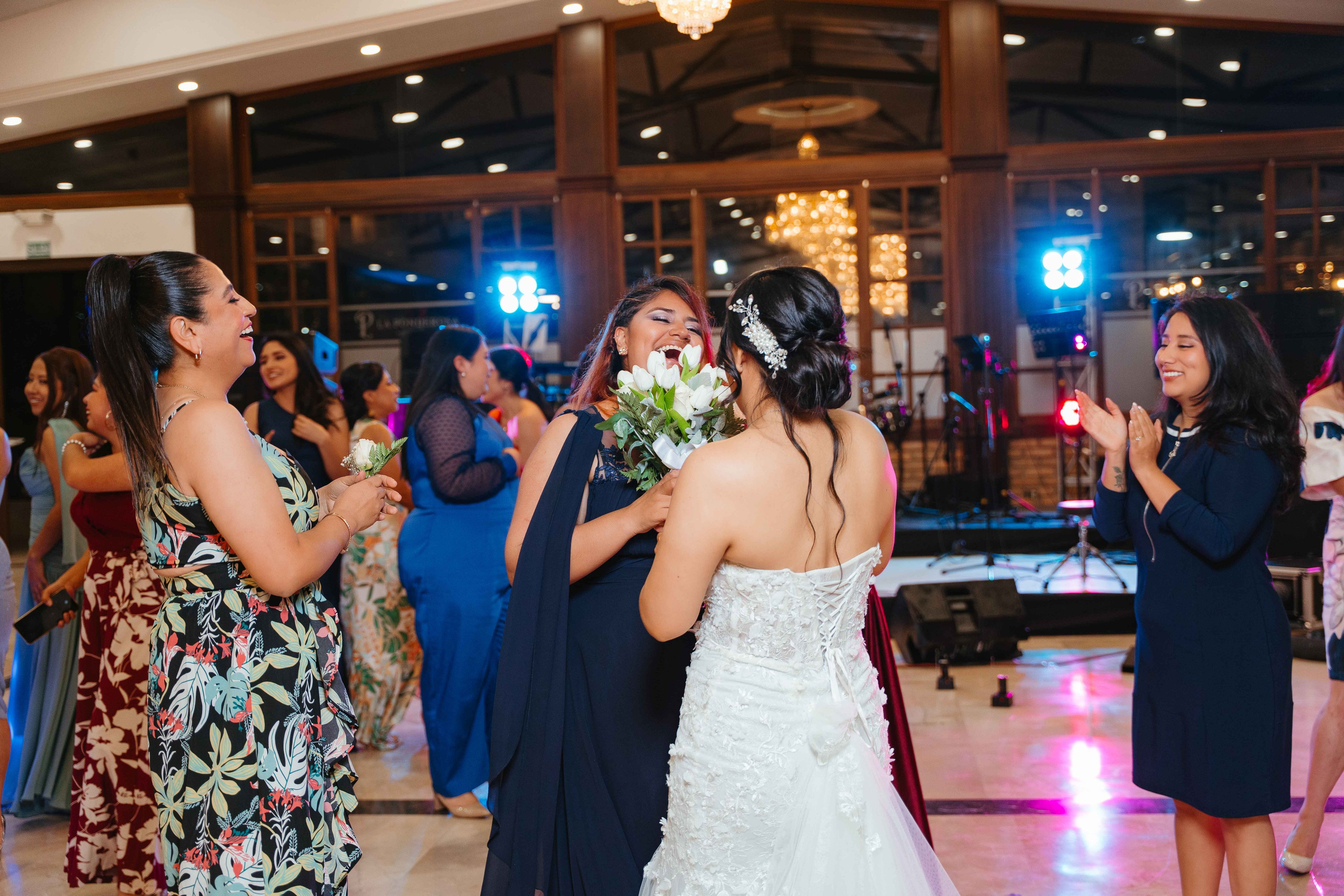 Karol y Jairon. Fotógrafo de bodas en Loja Ecuador | Piero Alvarez PH