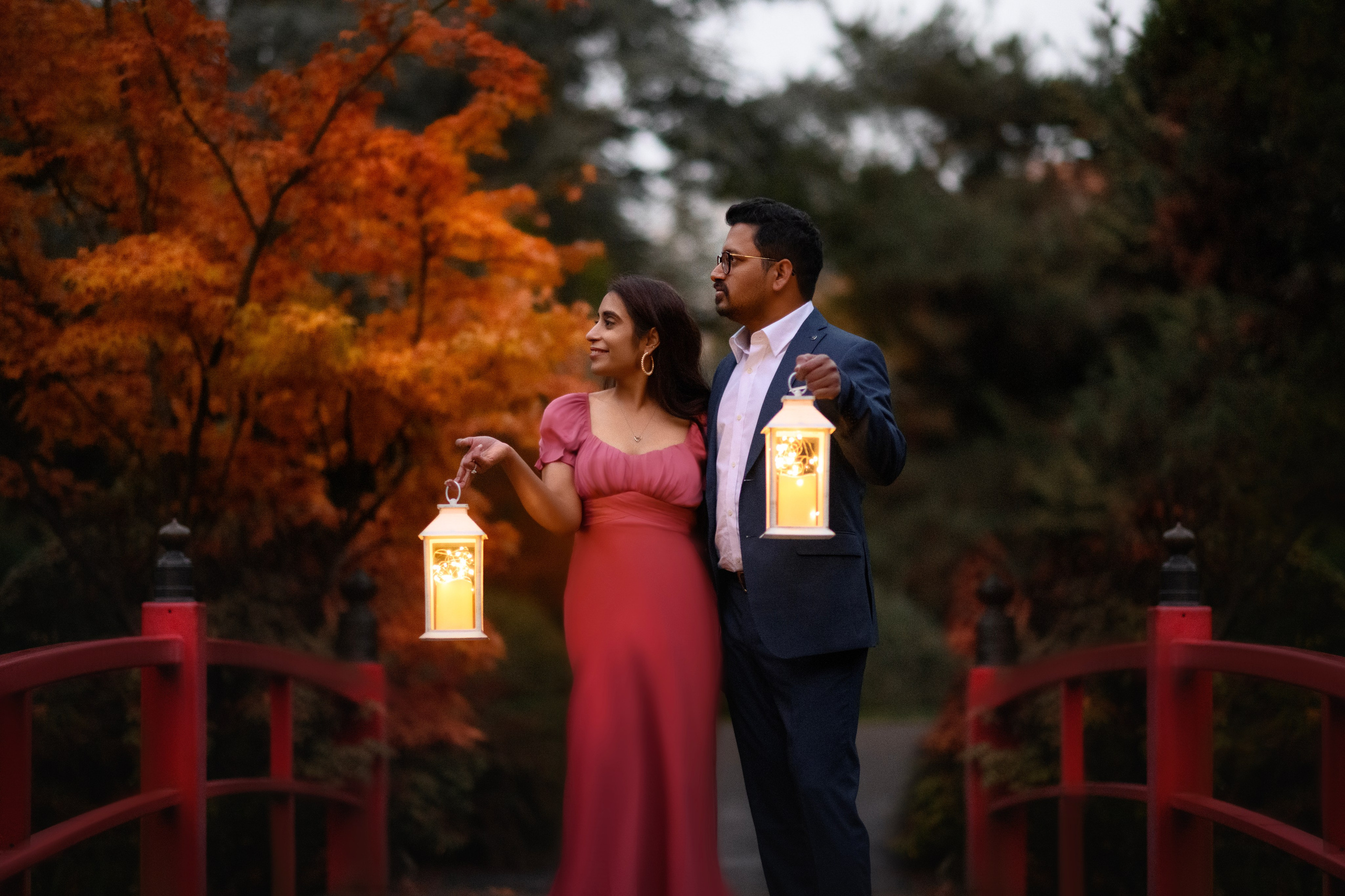 Maalvika with her fiance. Wedding & family photography in Seattle area. Helen Michelle photographer