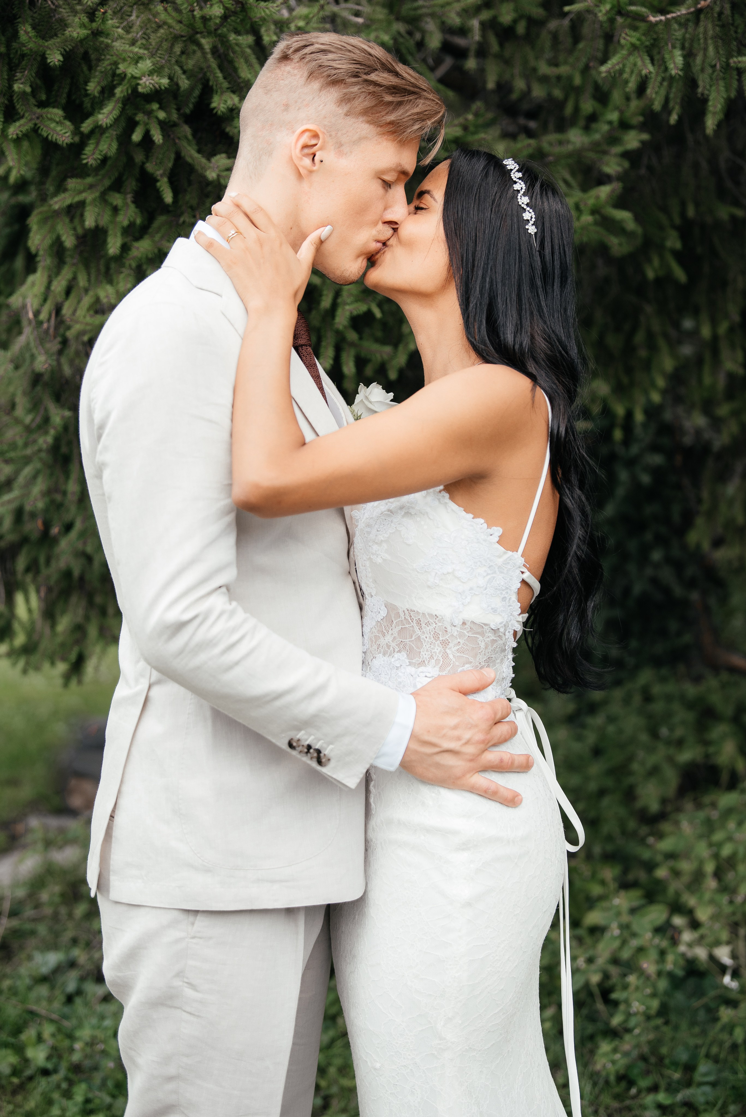 KAIANE & BENJAMIN Meilen, Switzerland. I am Elena Altendorfer. Wedding photographer in Zurich and Switzerland