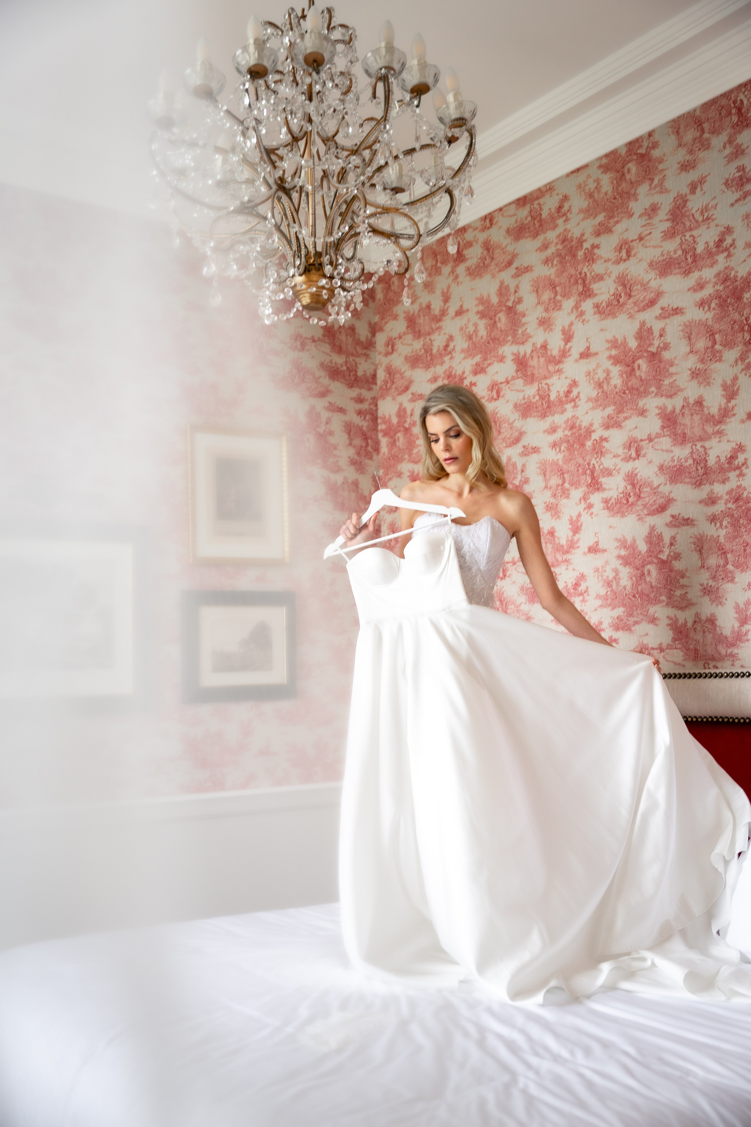 Chateau elopement inspiration. Wedding photographer in Paris Oksana Shum