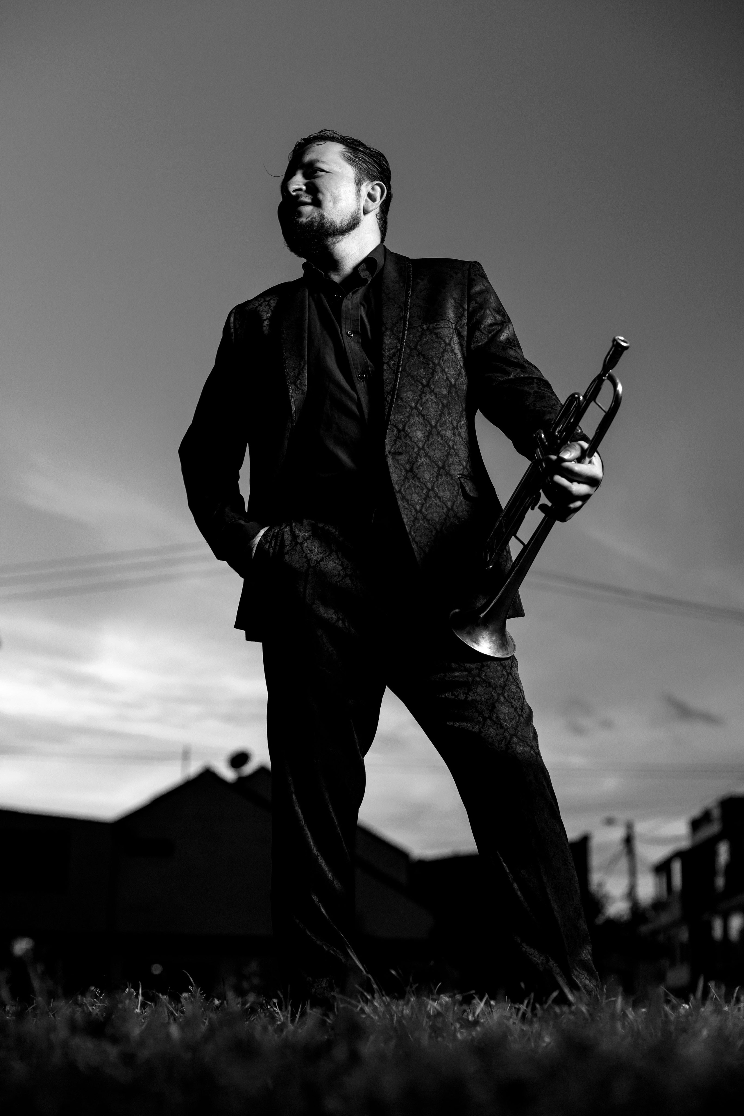 Fotógrafo de retratos fotógrafo de estilo de vida fotografía de locación fotografía de estudio sesión de fotos marca personal. Fotografía profesional para su evento en Caldas por SERFOTOGRAFÍA