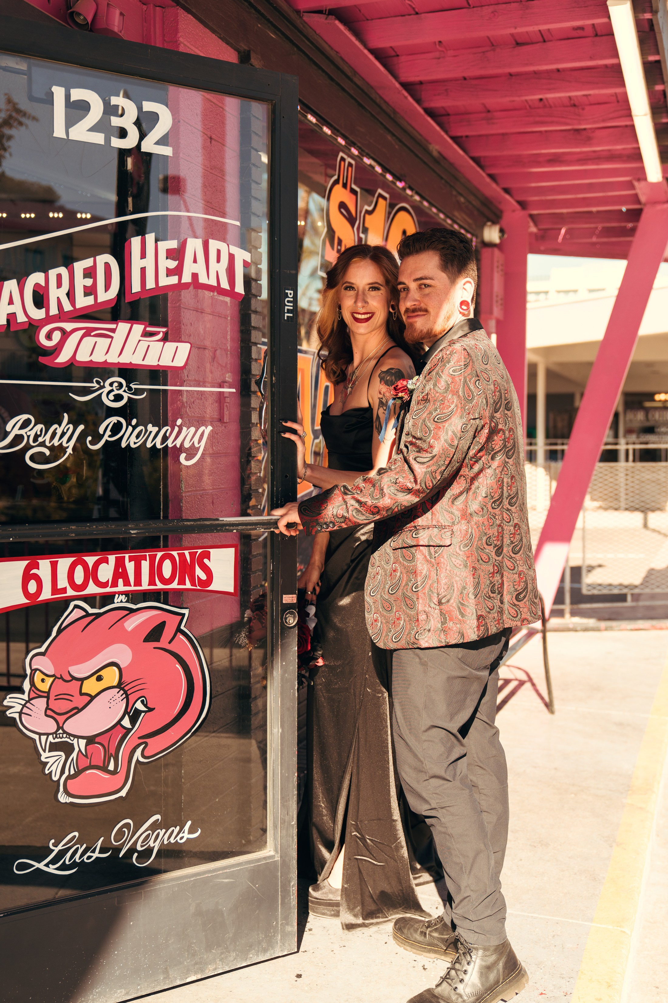 Jordan&Jarret. Wedding & elopement photographer Viktoriya Kravtsov. Las Vegas