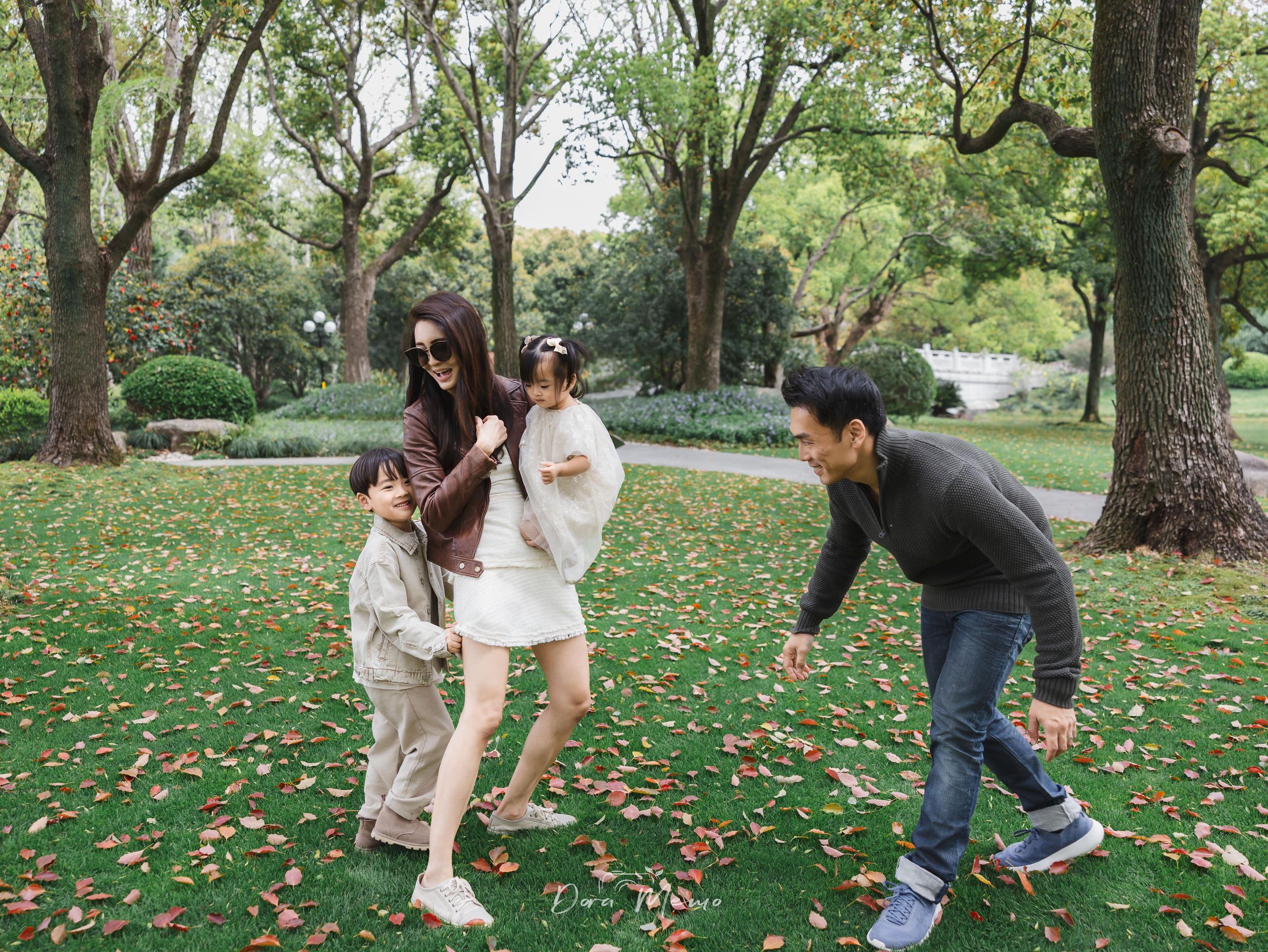 Family photograph in Shanghai. Shanghai Family Photographer Dora