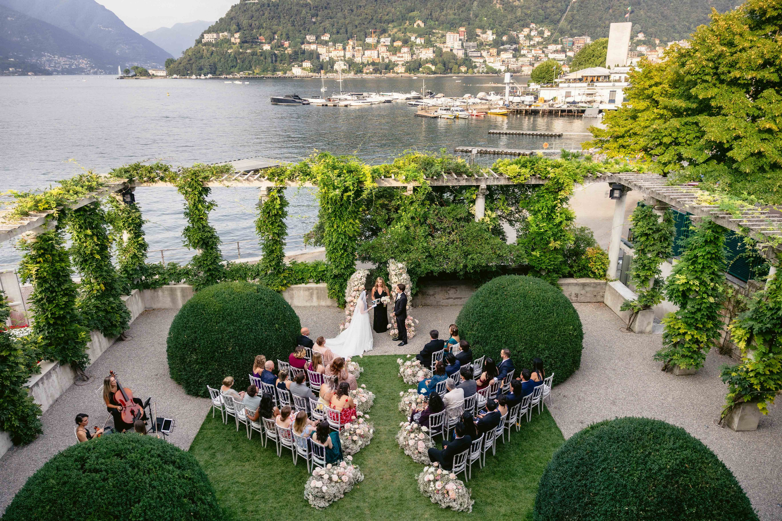 Lake Como Wedding — Villa Carminati Resta. Hochzeitsfotograf Deutschland & Destination Weddings | Moderne Hochzeitsfotografie