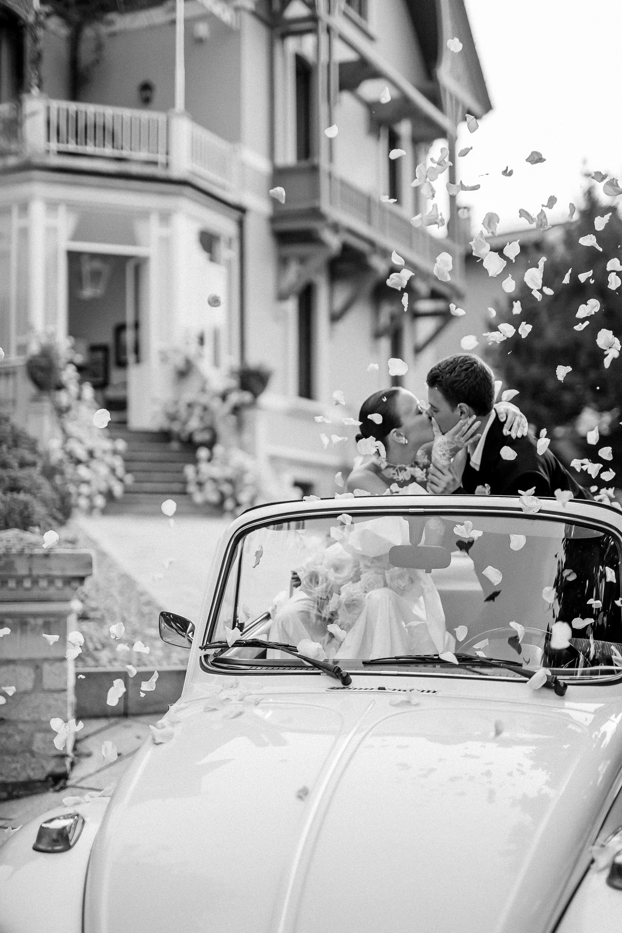 Intimate wedding in Italy / Lake Como. Wedding photographer Como Lake, Italy