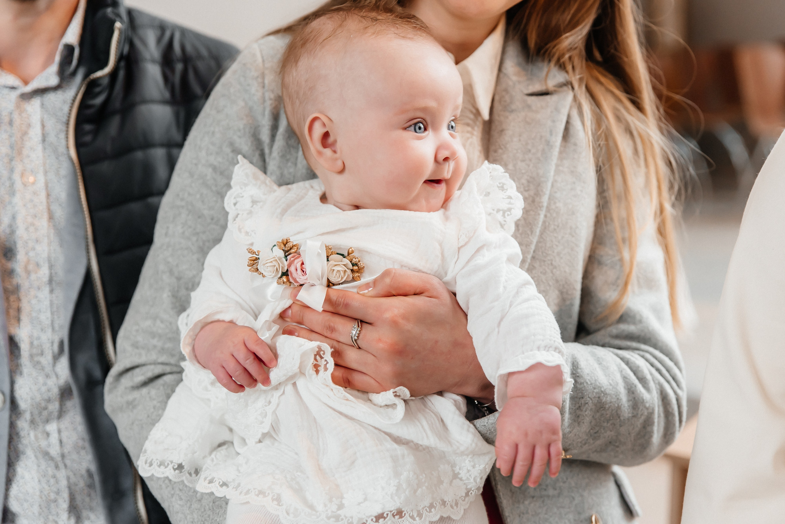 Chrzest Maja. Eugene Save – Fotograf Ślubny i Rodzinny | Warszawa i Cała Polska