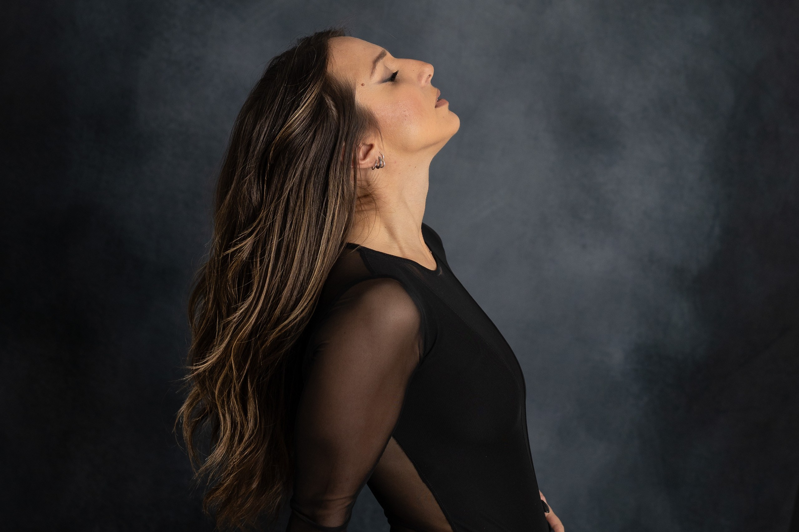 Sessioni fotografiche eleganti foto ritratti Milano. Maria Cristina Casati Fotografa di Ritratto Donna e Maternità a Milano — CityLife