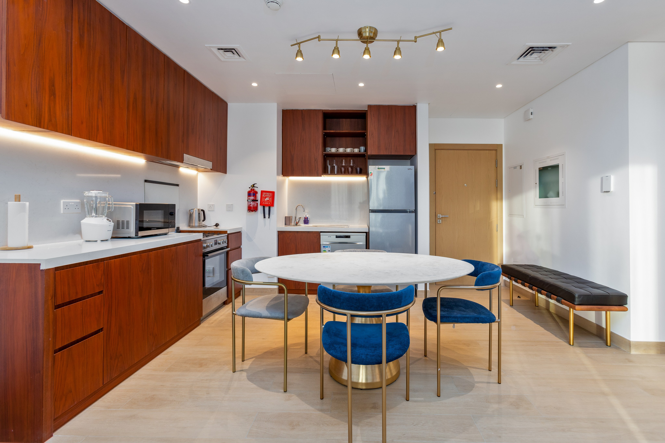 Le Pont 1 — 1BR. Samy Mar Boy │Portrait, Automotive and Real Estate Photographer