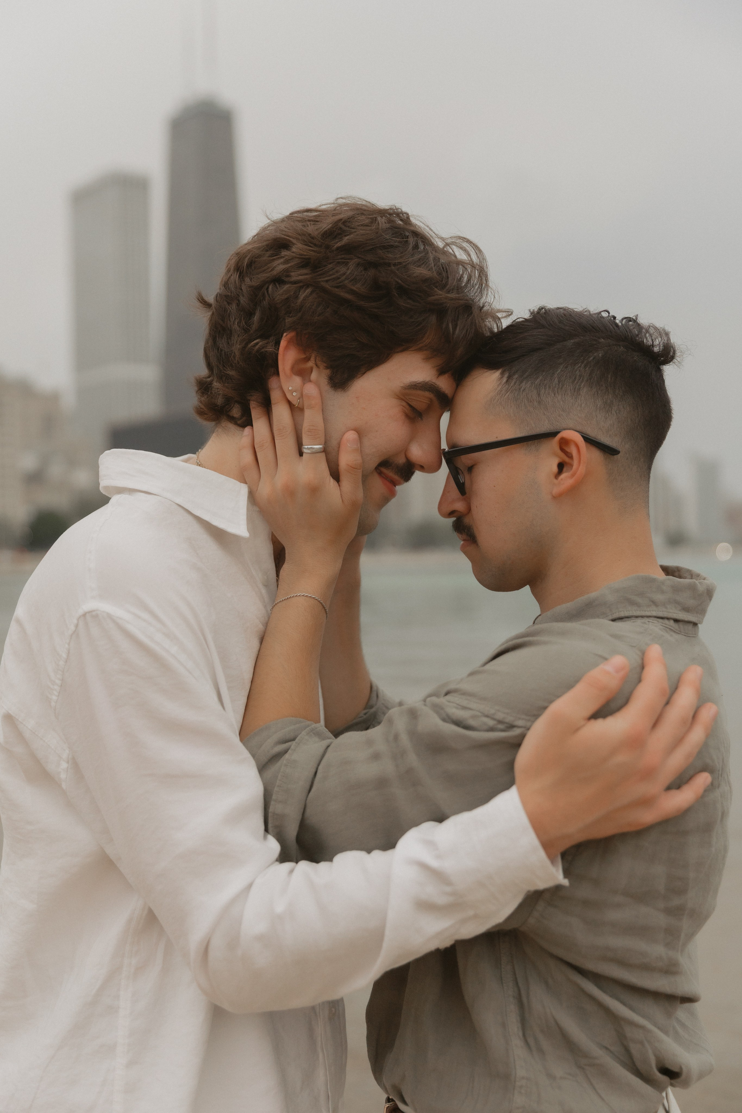 Neil&Alex. Couple photographer in Chicago