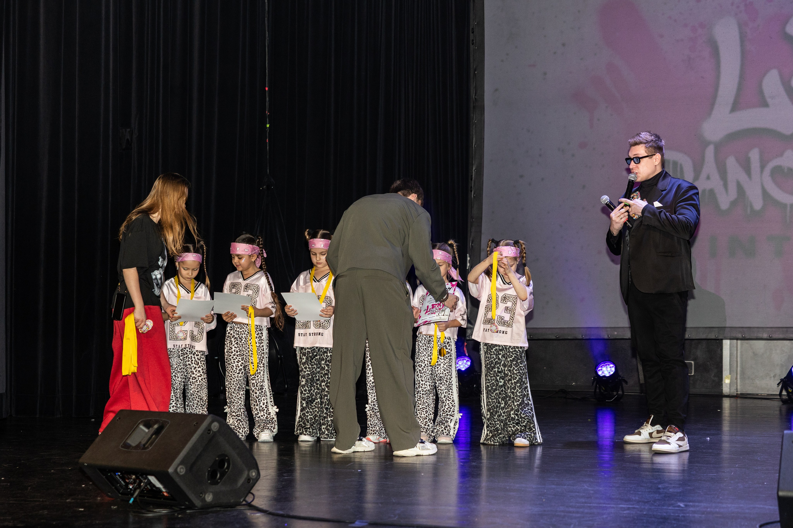 LEO DANCE SHOW WINTER 2025. Семейный и детский фотограф в Варшаве Мила Бобровская