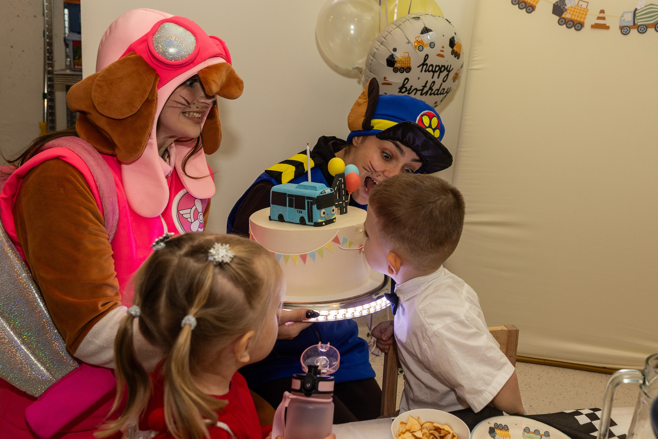 День рождения Артёма 24 января 2026 года. Семейный и детский фотограф в Варшаве Мила Бобровская