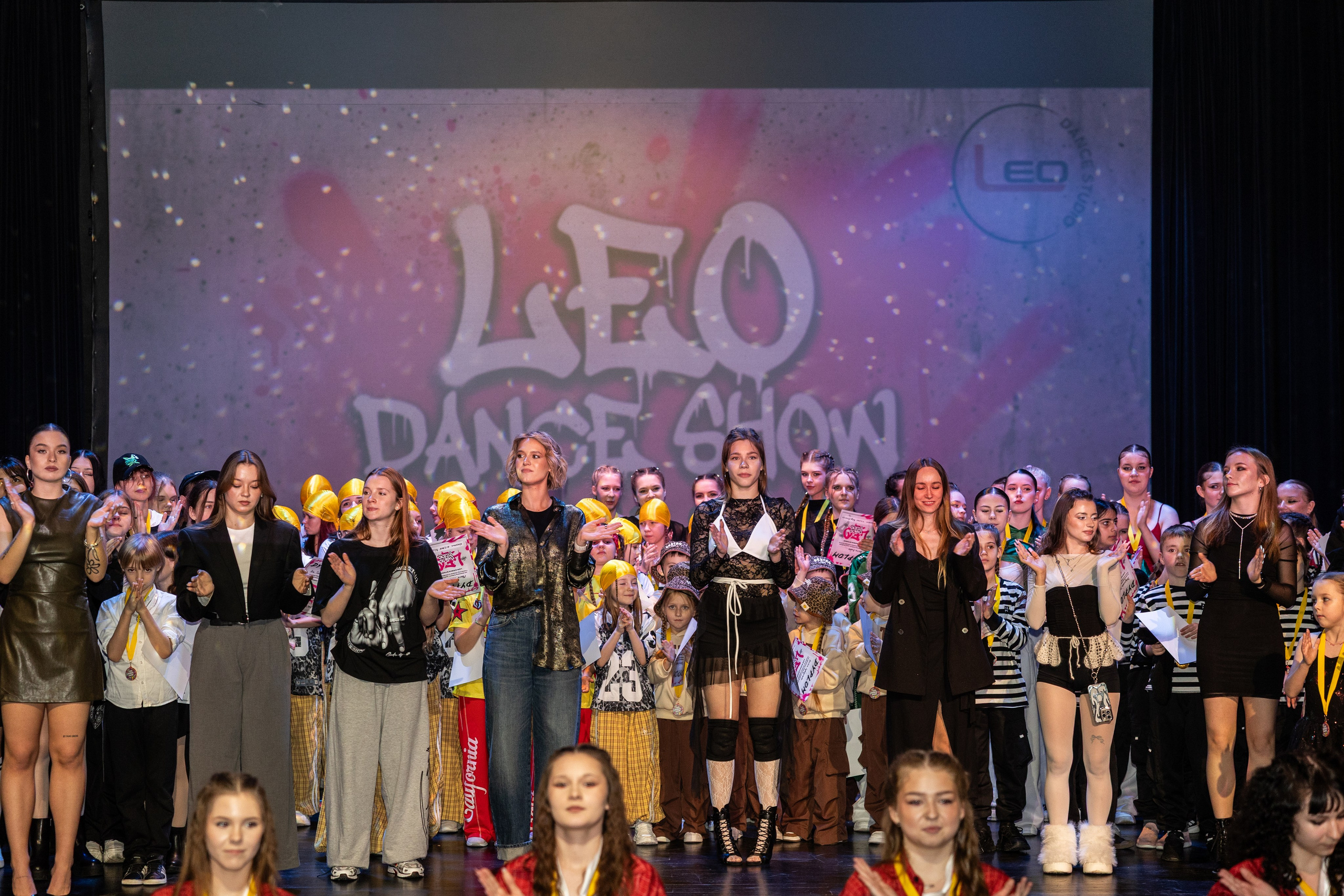 LEO DANCE SHOW WINTER 2025. Семейный и детский фотограф в Варшаве Мила Бобровская