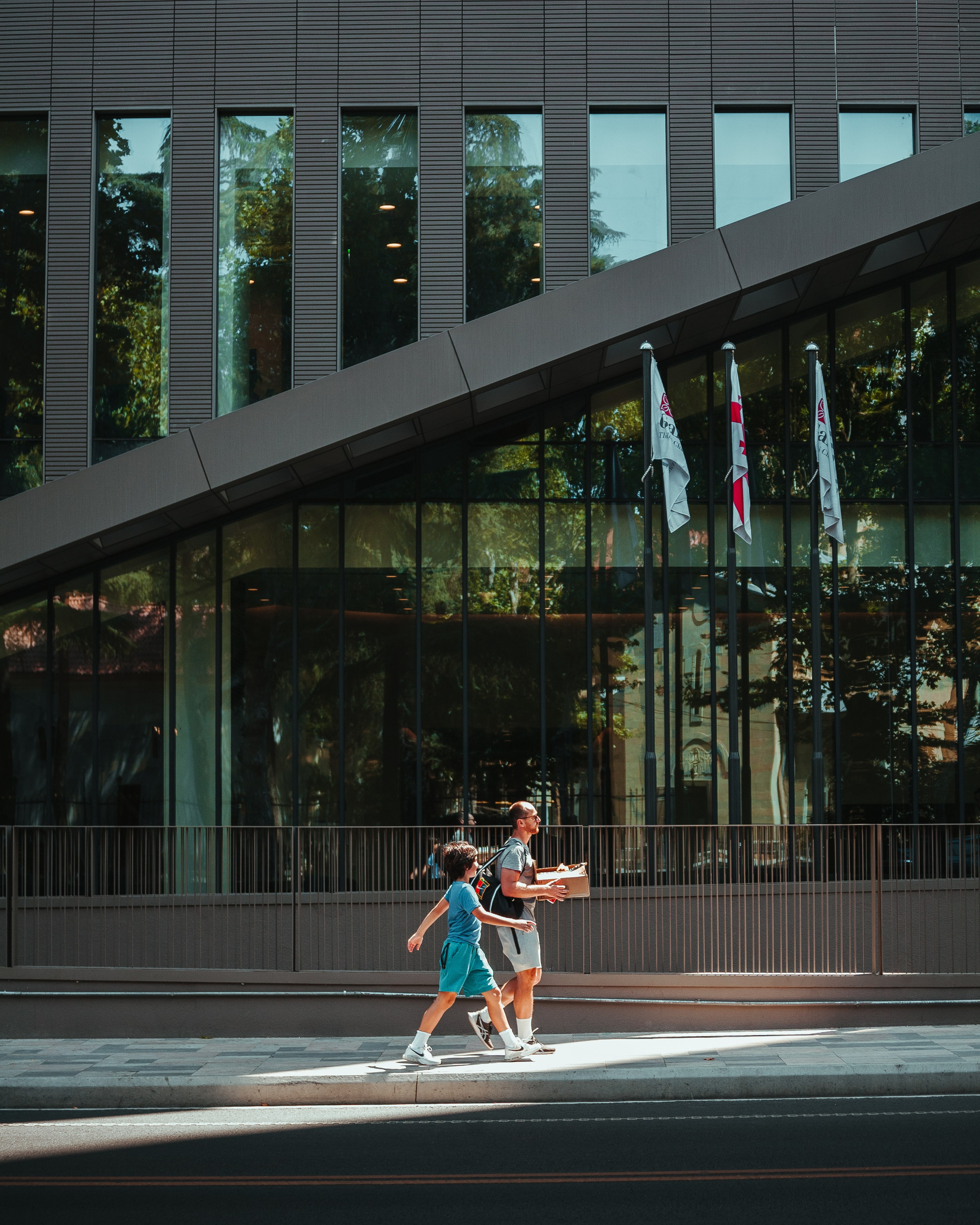 T B I L I S I. Bspander