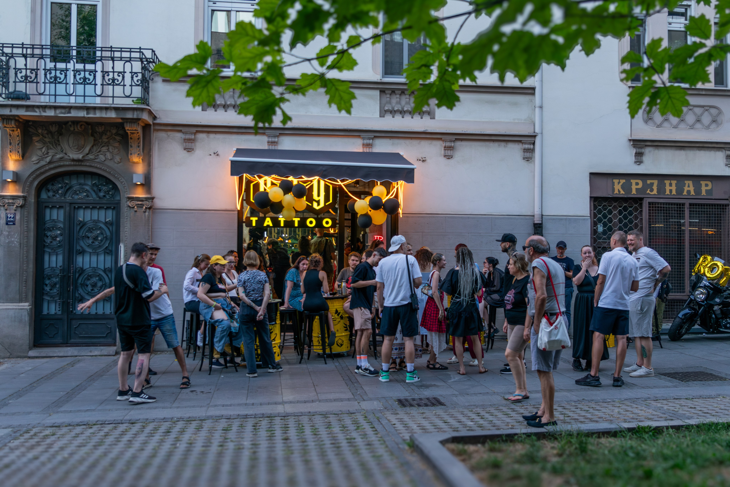 Репортажная фотосессия с открытия TATTO ROY в Белграде, Сербия. Виктория Федосеенко, фотограф в Сербии