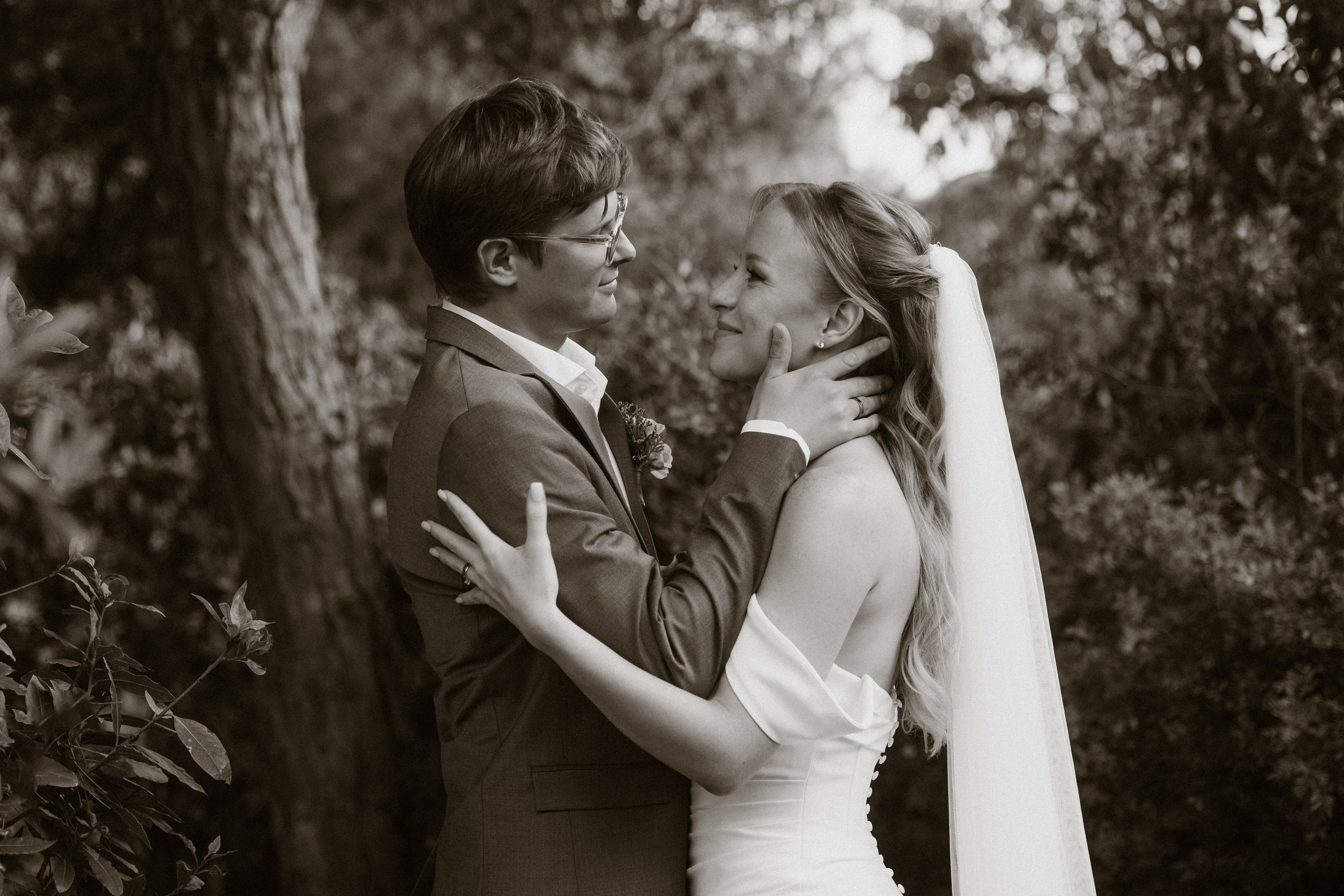 Mari & Tom. Paola wedding photographer / videographer in Barcelona