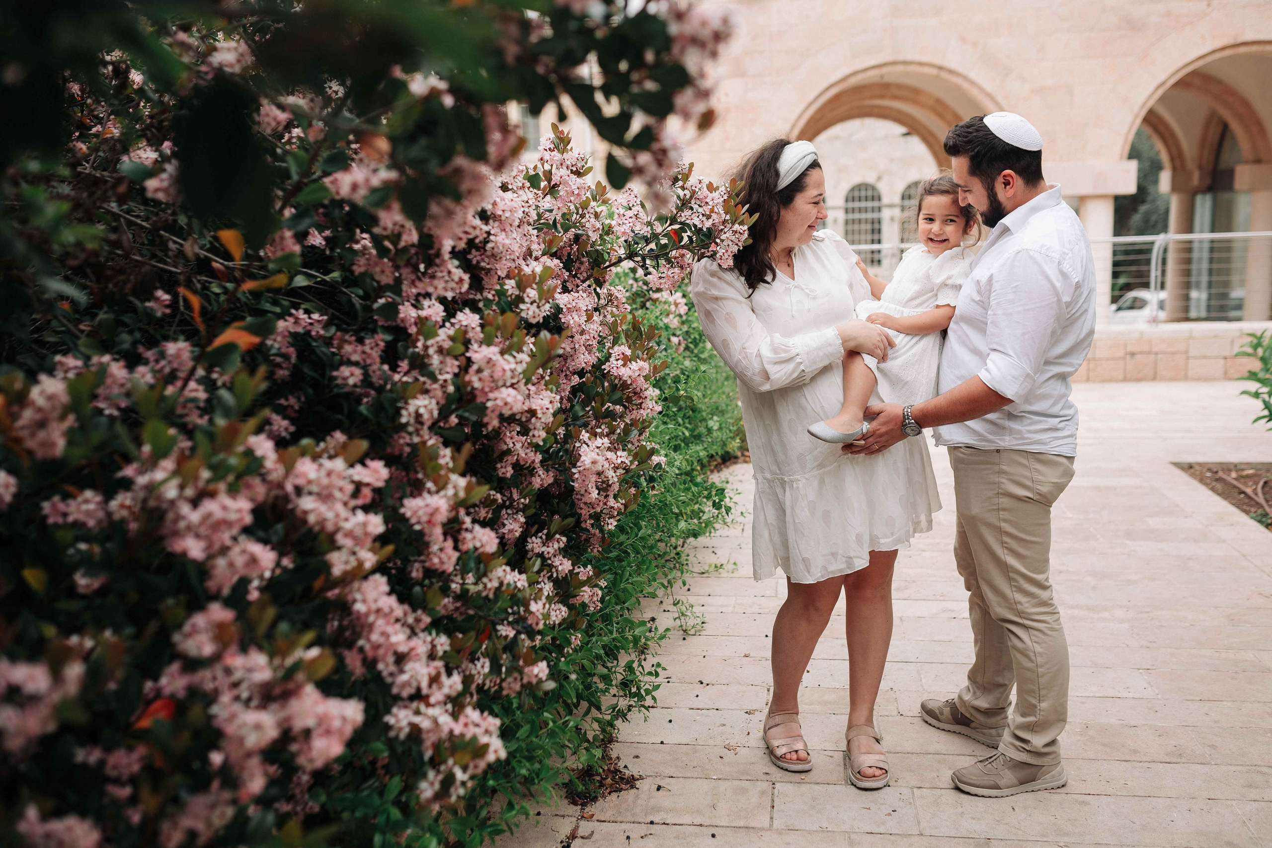 EXPECTING A BABY, JERUSALEM. PHOTOGRAPHER IN ISRAEL