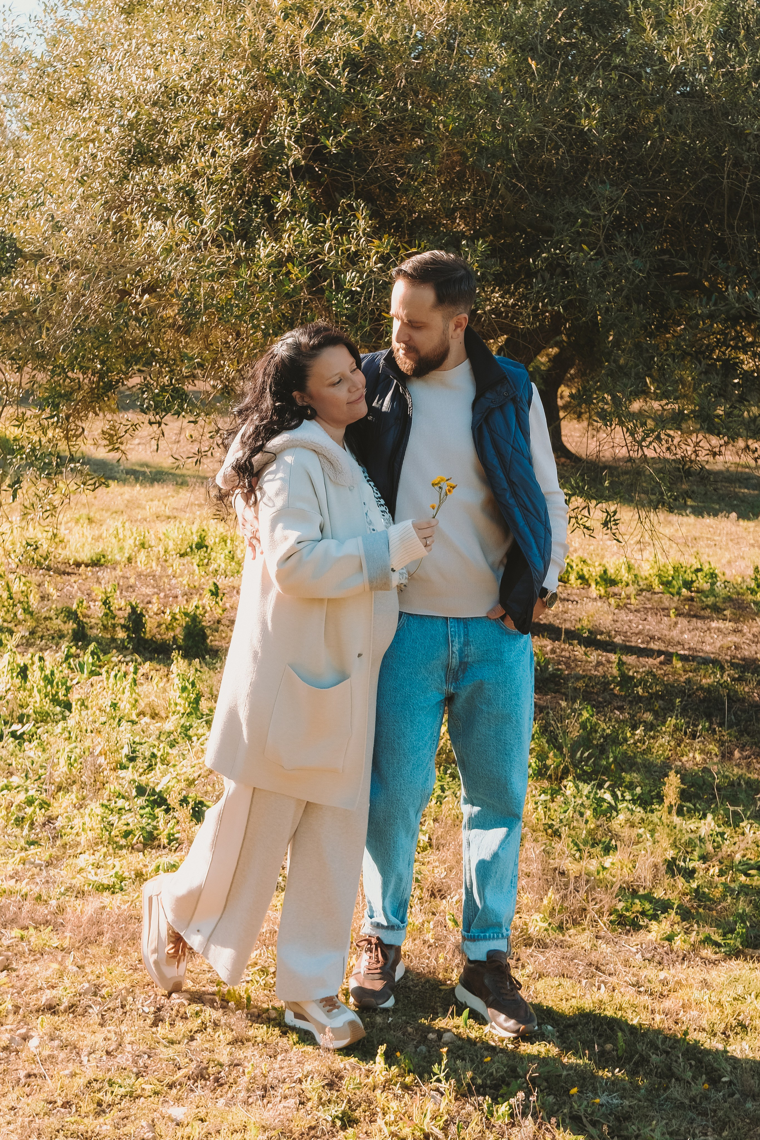 Sesión familiar embarazo. Fotografía profesional en Calafell - Elena Medvedeva