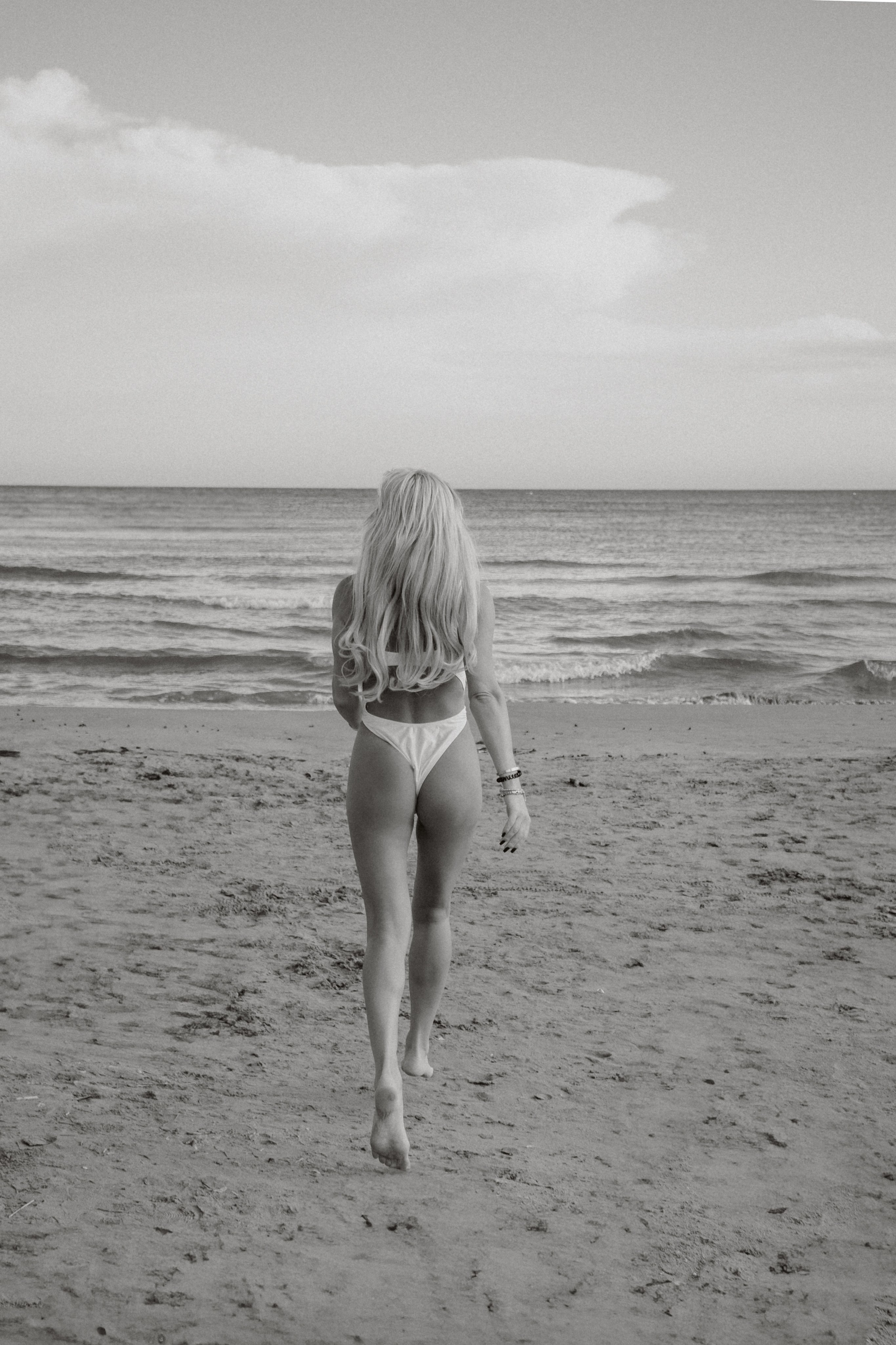 Sesión individual en la playa. Fotografía profesional en Calafell - Elena Medvedeva