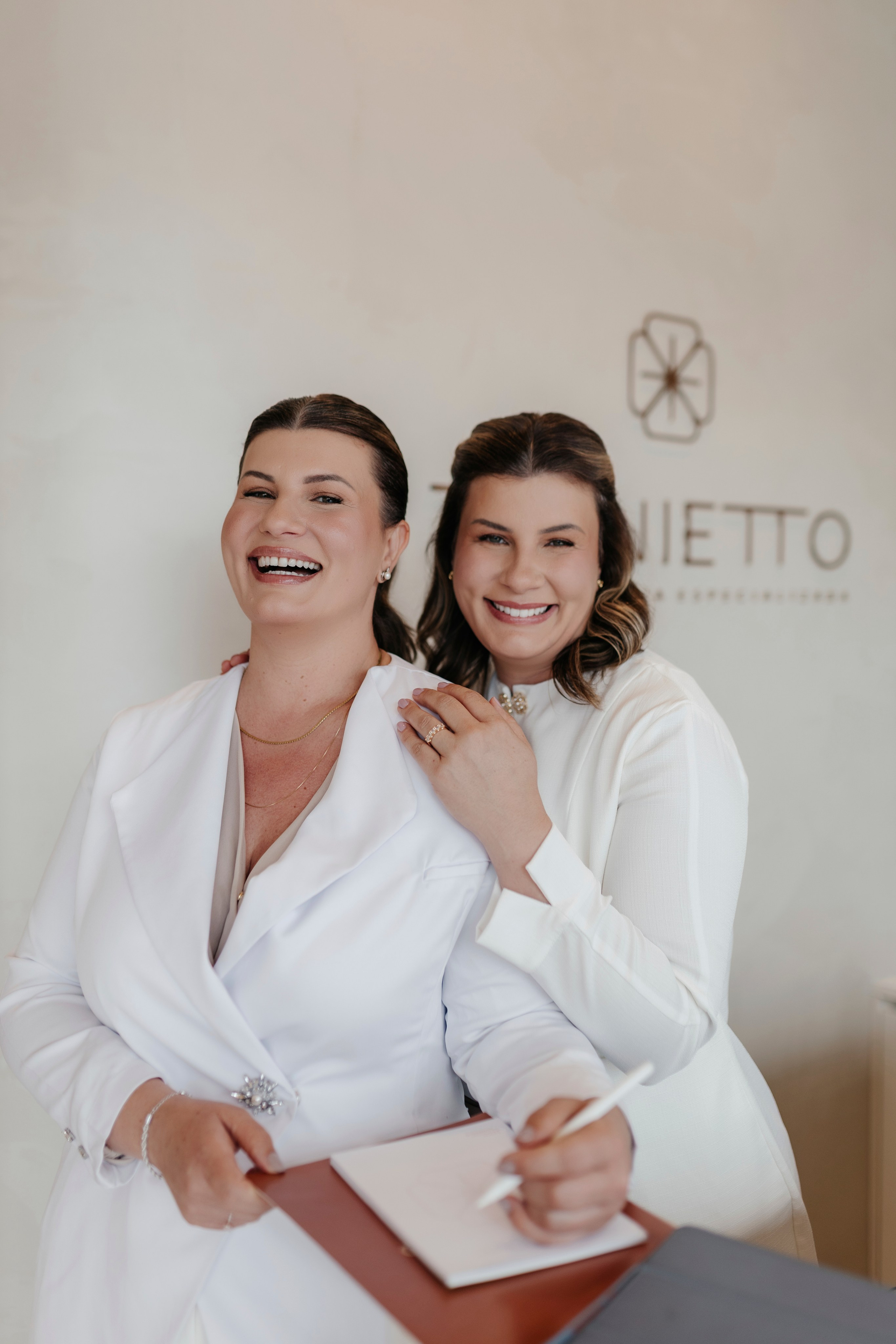 Dra. Adele & Dra. Aline | Dentistas. Coraafotografia.com