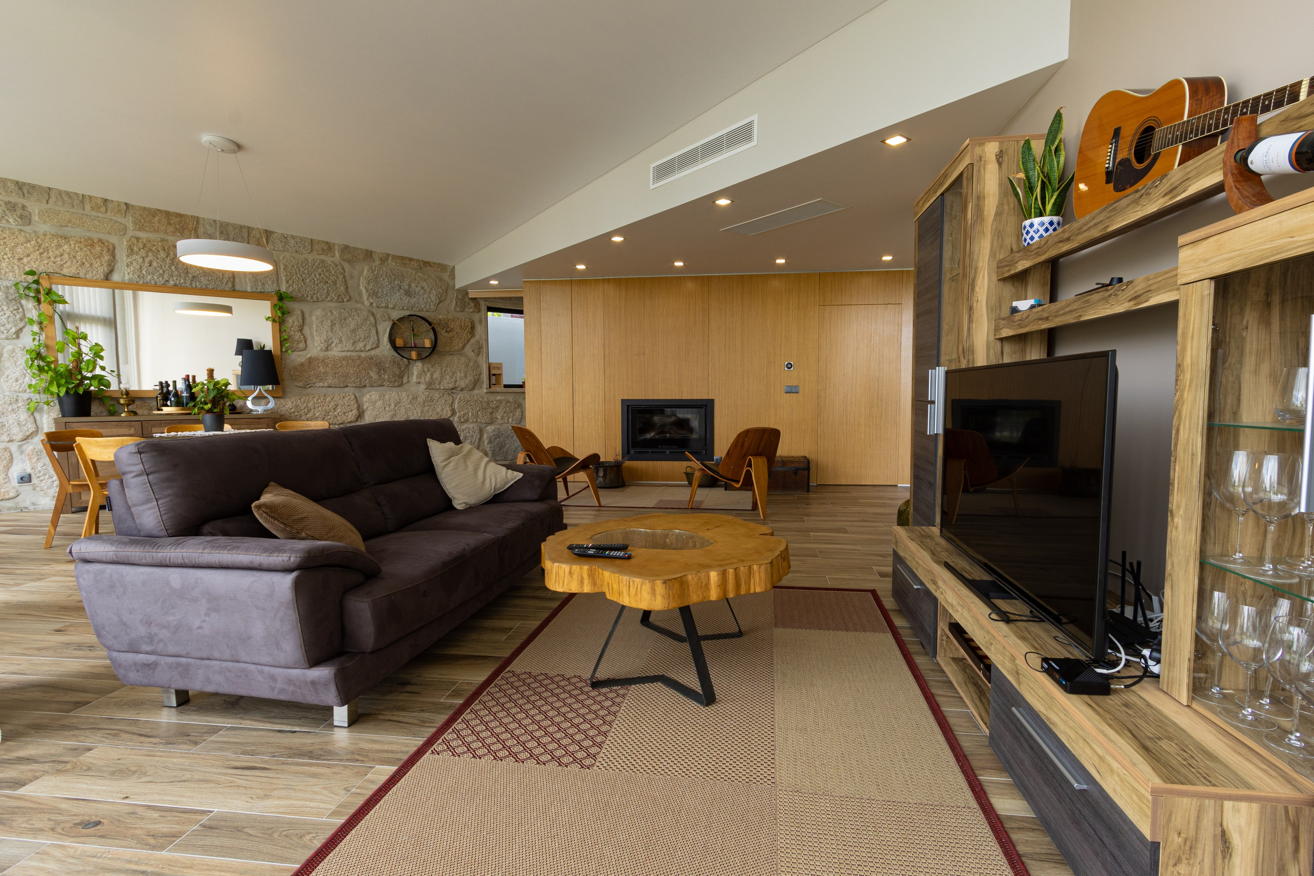 PEDRA AGUDA SPA. ESTUDIO DOZE