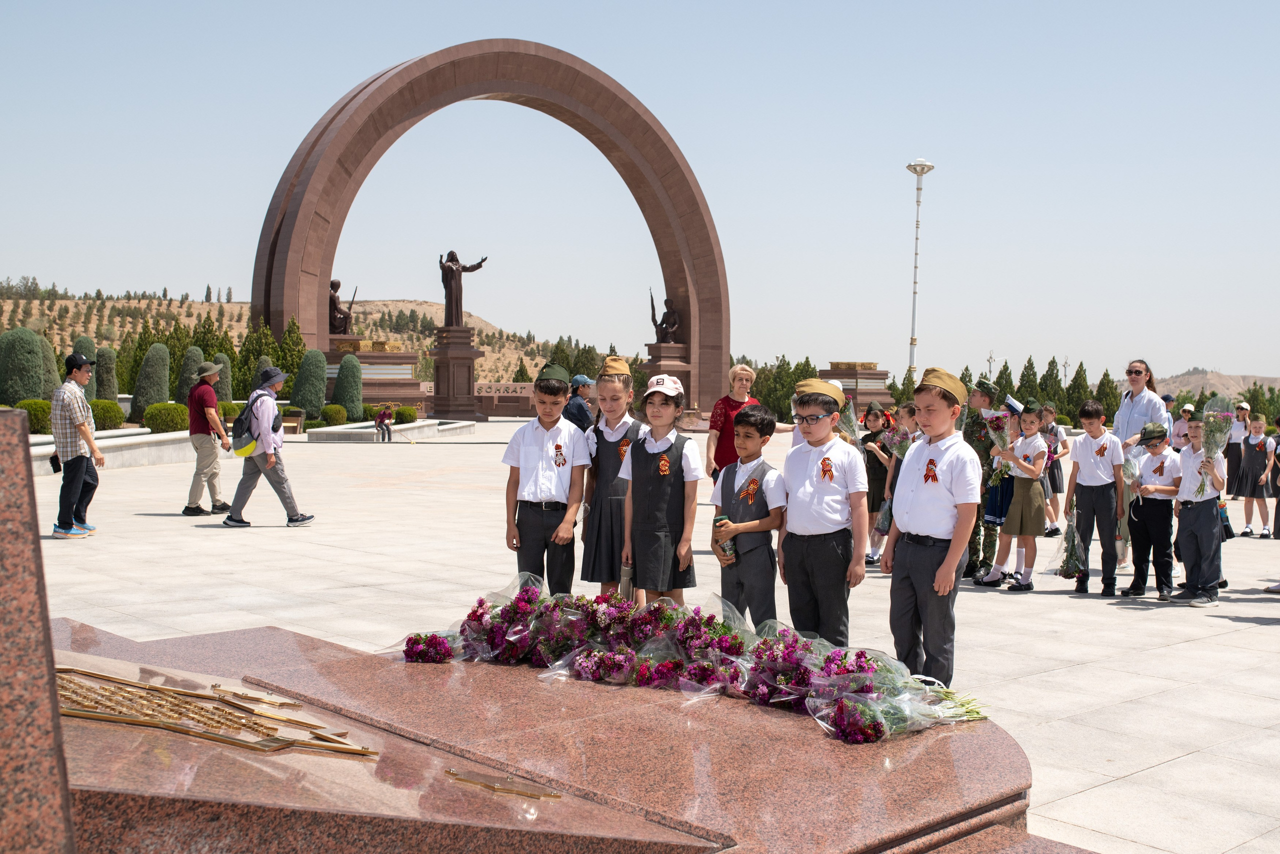 Вечный огонь 2"А» класс. Ваш фотограф в Ашхабаде Гамлет Осипов