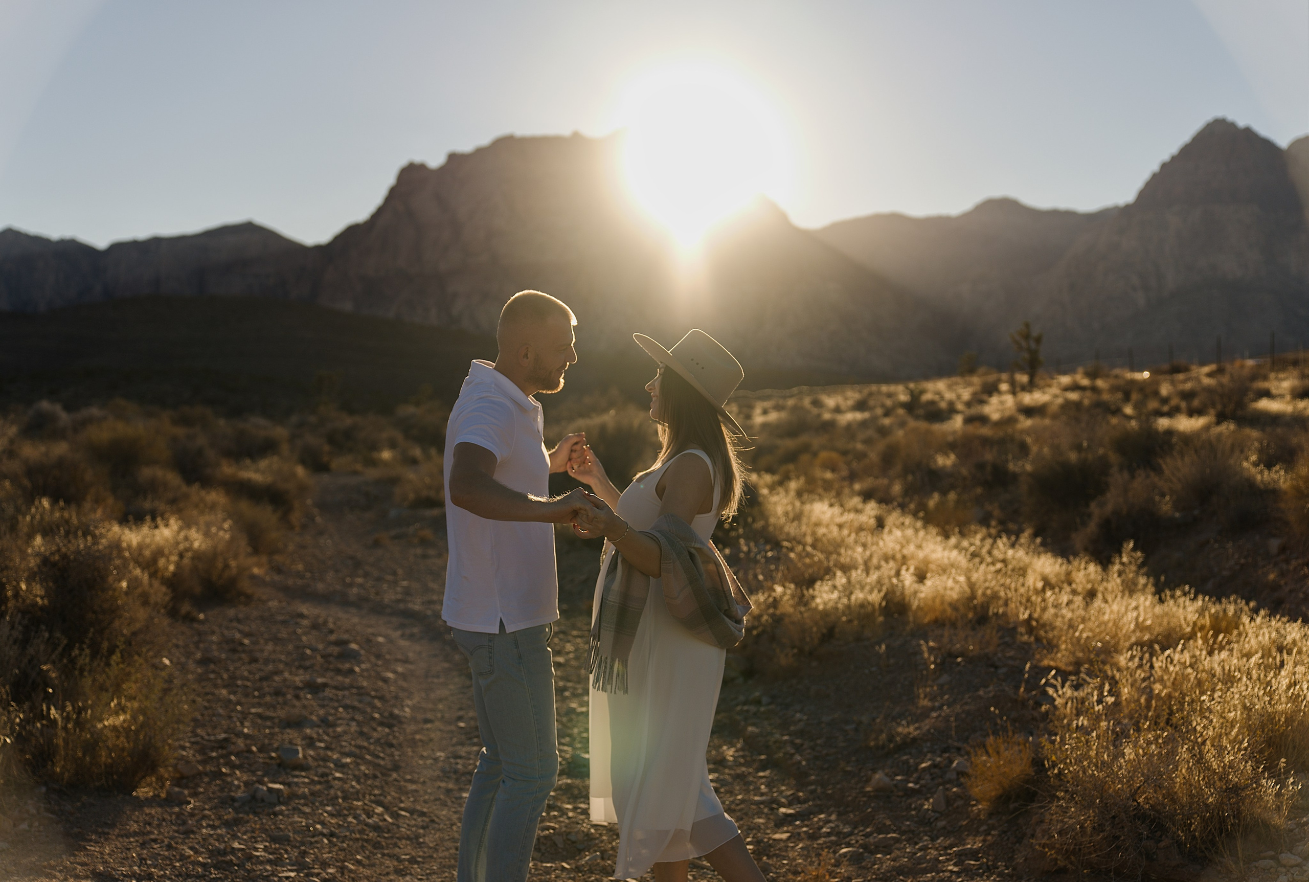 Anya&Andrey. Pregnancy. Wedding & elopement photographer Viktoriya Kravtsov. Las Vegas