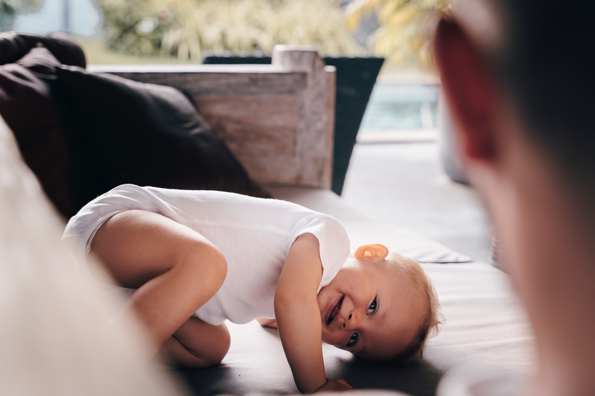 Family photoshoot at the villa. DiaFoto — Wow Photographer in Barcelona | Premium Barcelona Photoshoot Experience