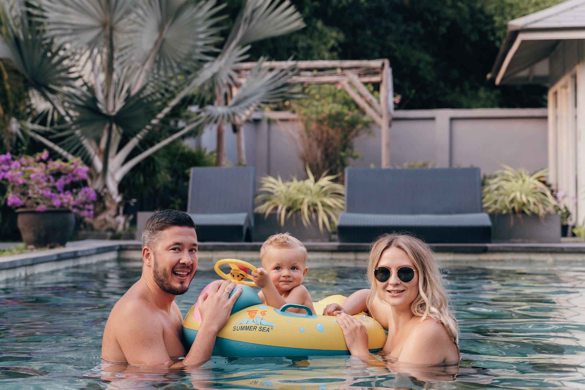 Family photoshoot at the villa. DiaFoto — Wow Photographer in Barcelona | Premium Barcelona Photoshoot Experience