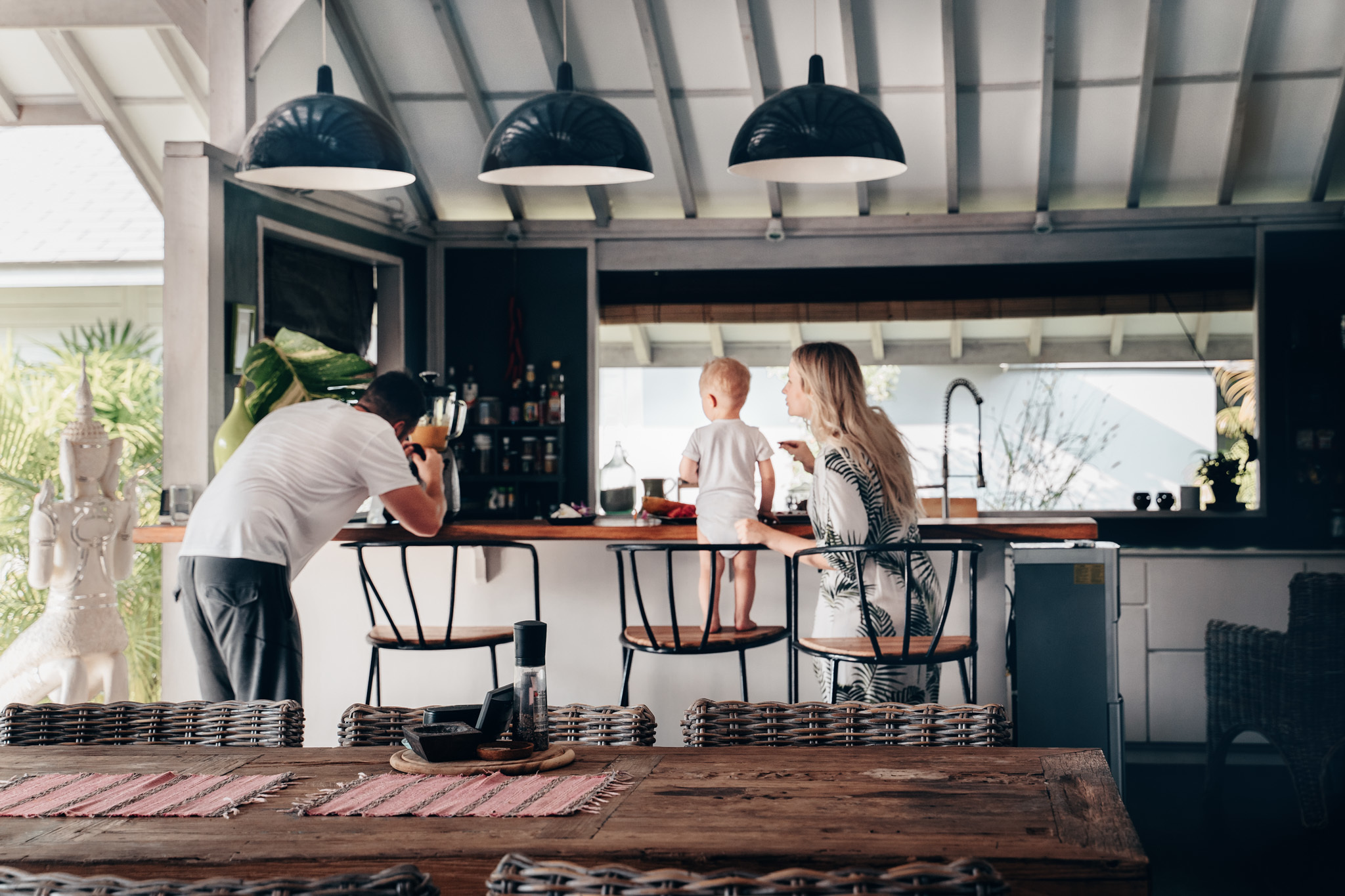Family photoshoot at the villa. DiaFoto — Wow Photographer in Barcelona | Premium Barcelona Photoshoot Experience