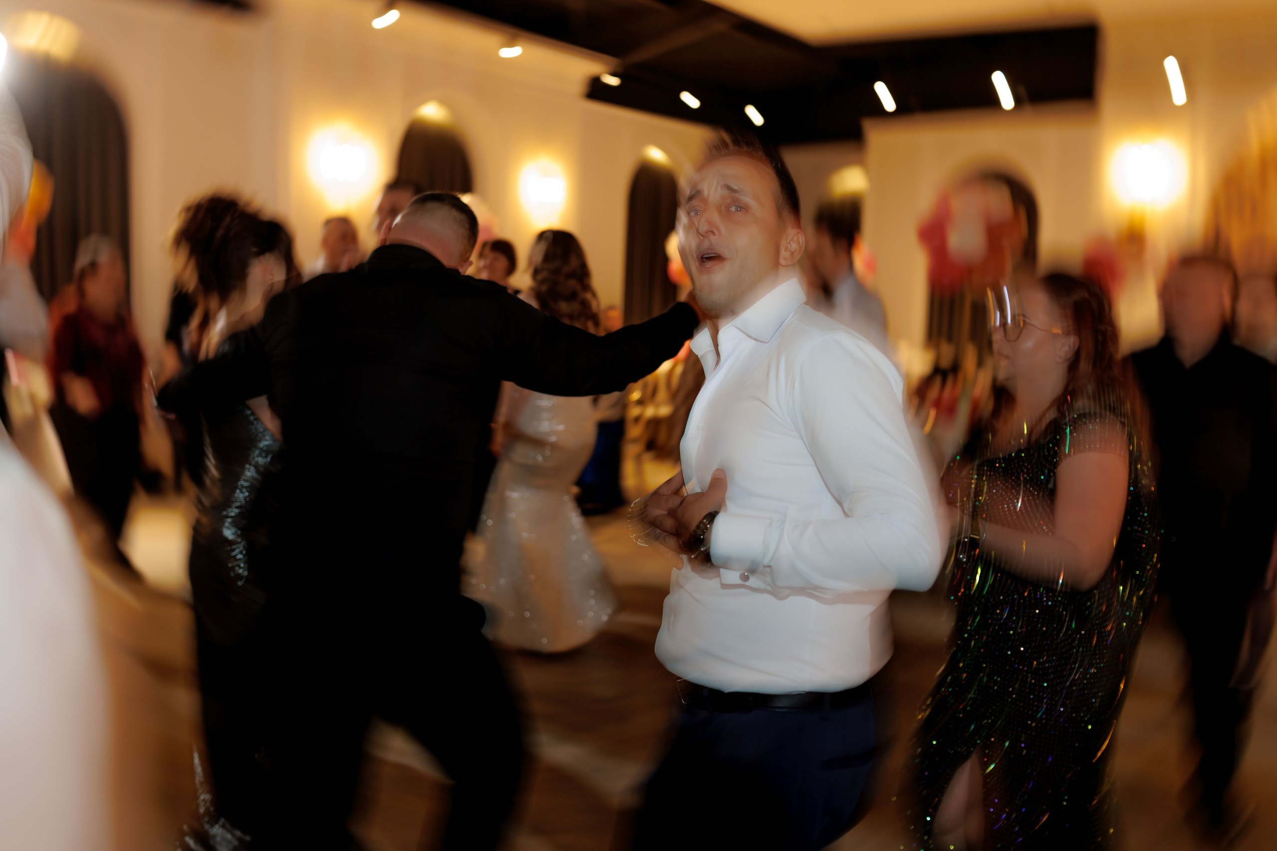 Povestea voastră, regizată de noi |Cristi Turculet Videograf Nuntă Suceava | wedding highlight. Servicii foto-video profesionale, pentru momente de neuitat