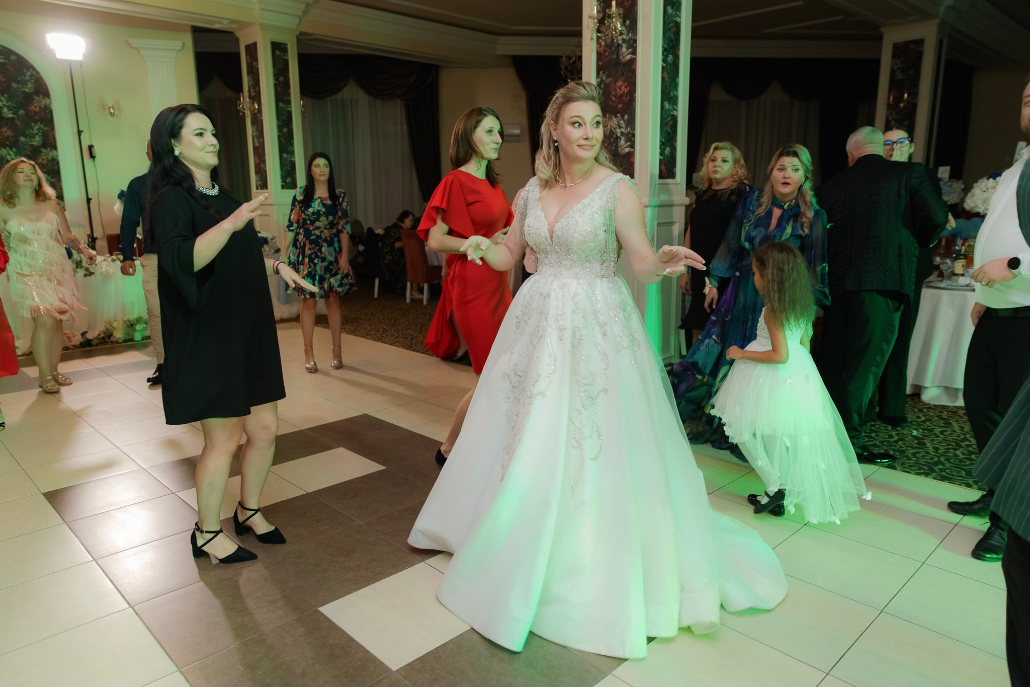 Mihai & Oana. Servicii foto-video profesionale, pentru momente de neuitat