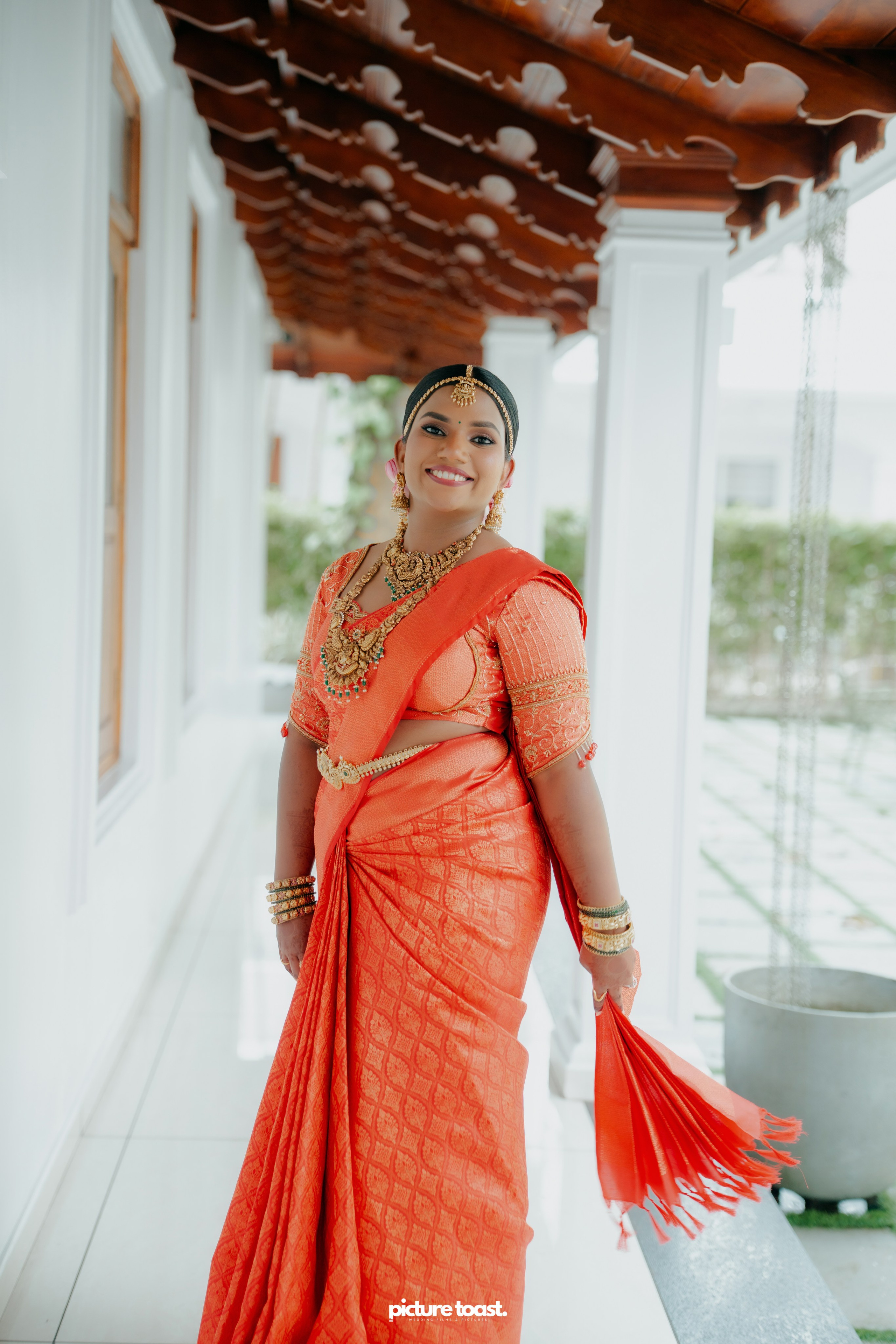 Traditional Kerala Hindu Wedding Ft. Anusree & Vishnu. Fine art Wedding Photographers in India & Canada