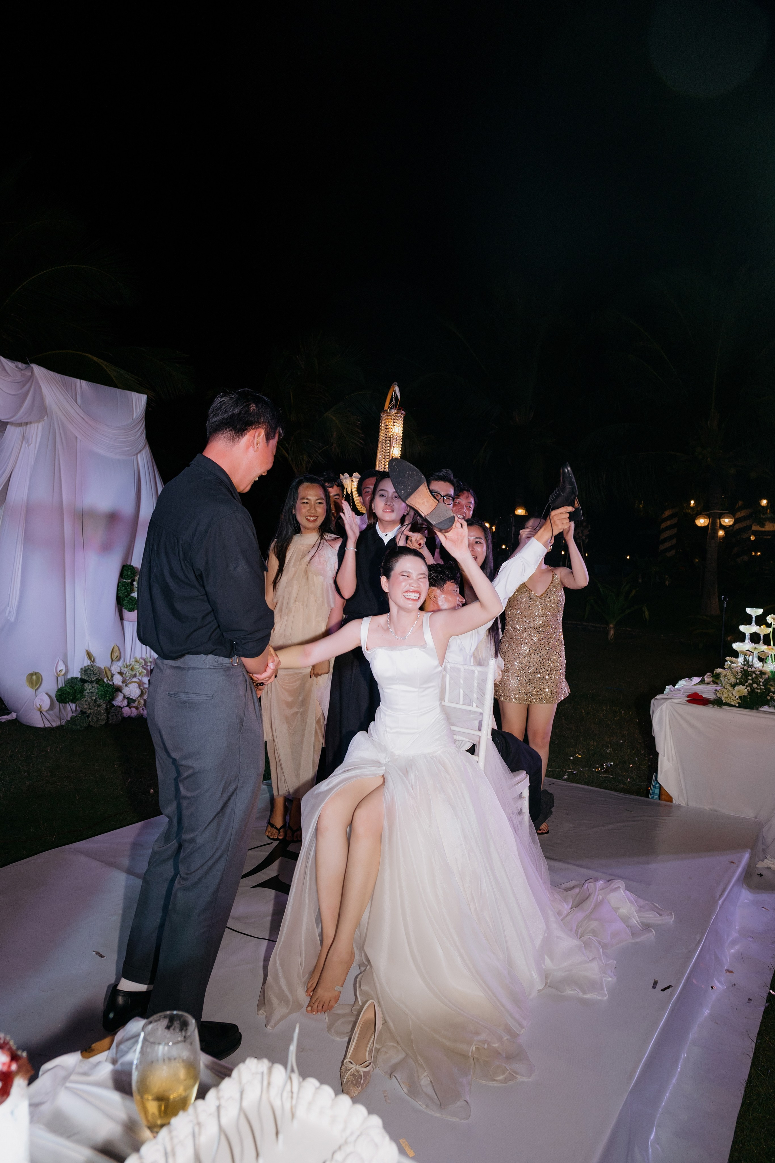 DIEU & THINH/Destination Wedding. Nhiếp ảnh gia đám cưới hàng đầu tại Thành Phố Hồ Chí Minh