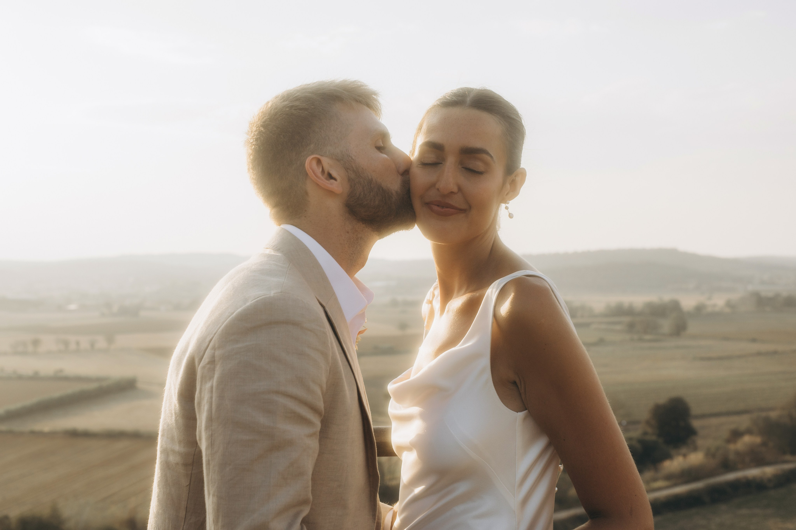 Lauren & Jamie. Hotel Castell d’Emporda. Paola fotógrafo / videografo de bodas en Barcelona