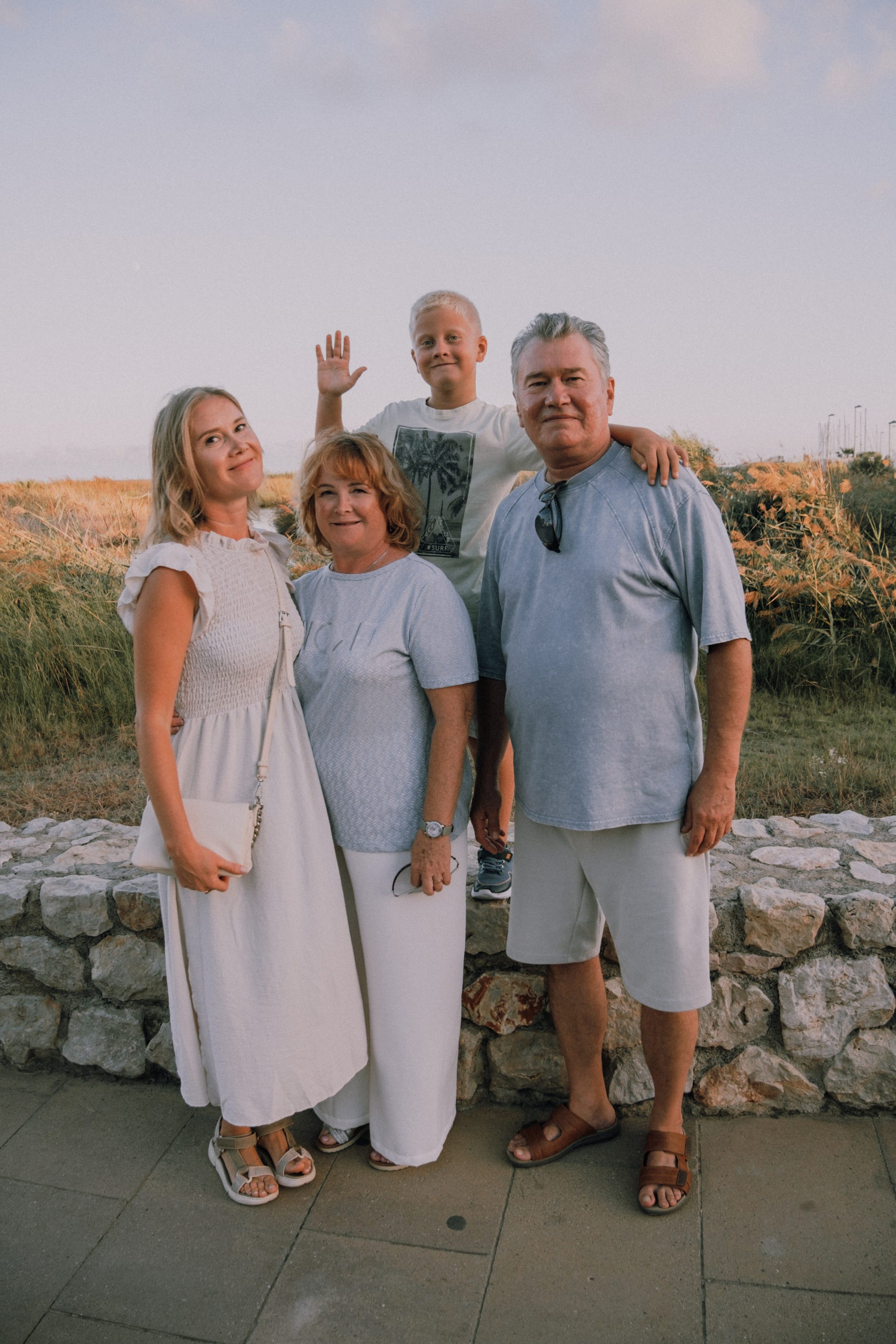 Sesión familiar en la playa. Fotografía profesional en Calafell - Elena Medvedeva