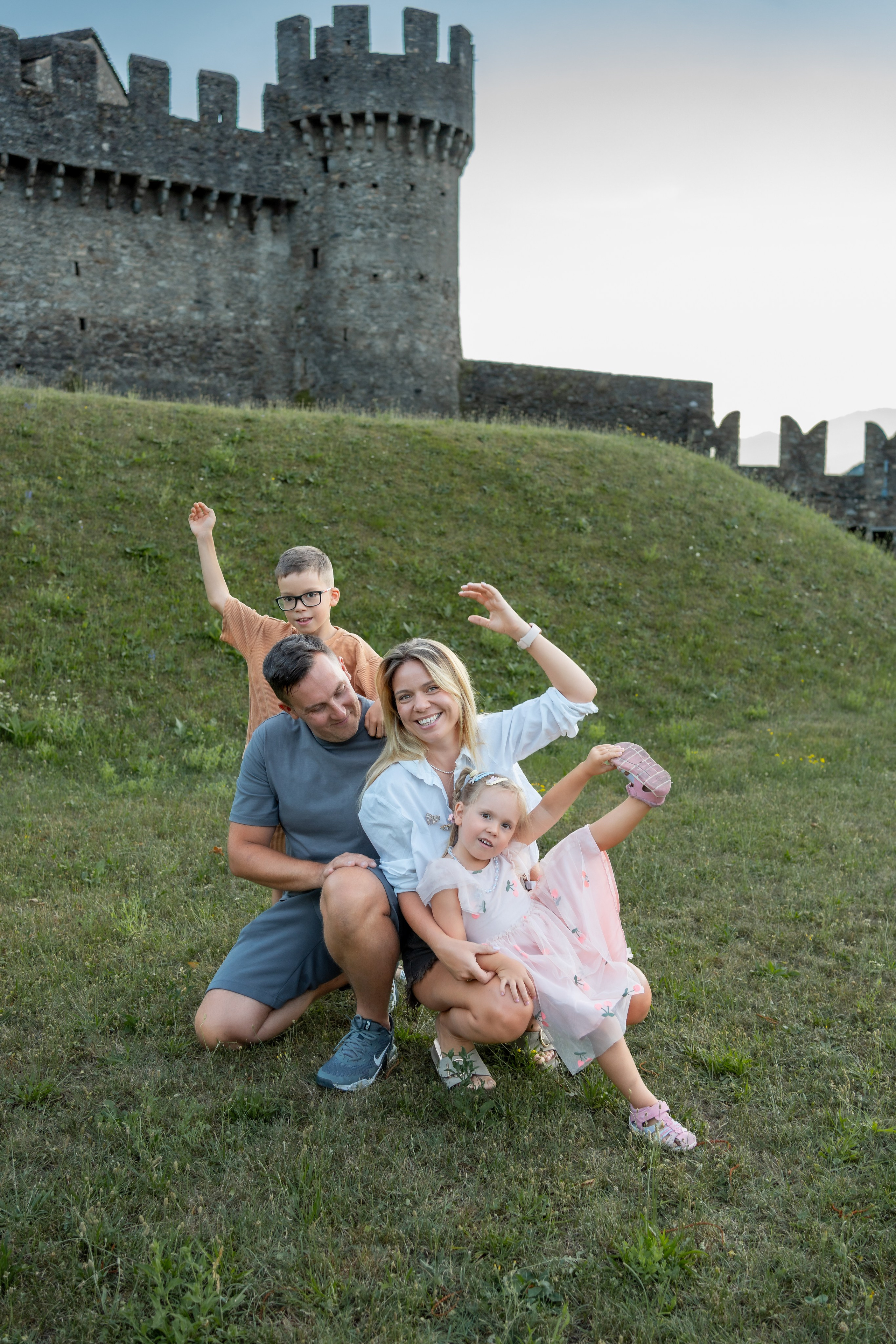 Sesión familiar con vistas a Bellinzona. Fotógrafa en Calafell y Barcelona | Elena Medvedeva