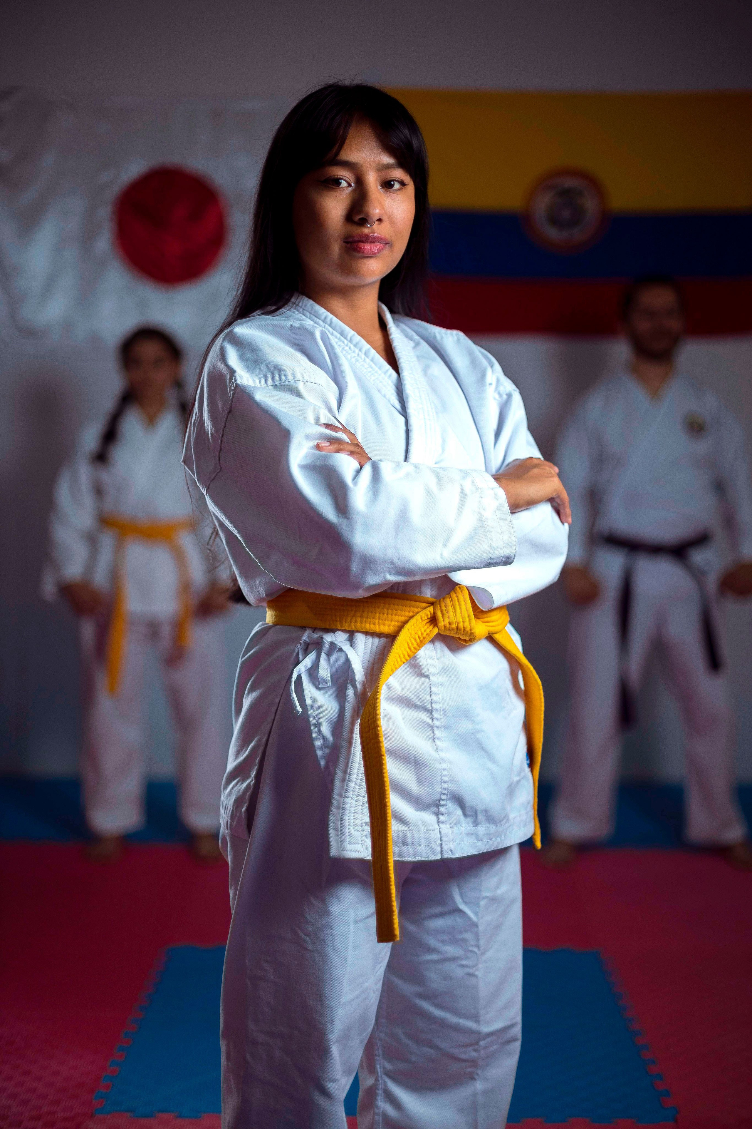 Fotógrafo de retratos fotógrafo de estilo de vida fotografía de locación fotografía de estudio sesión de fotos marca personal. Fotografía profesional para su evento en Caldas por SERFOTOGRAFÍA