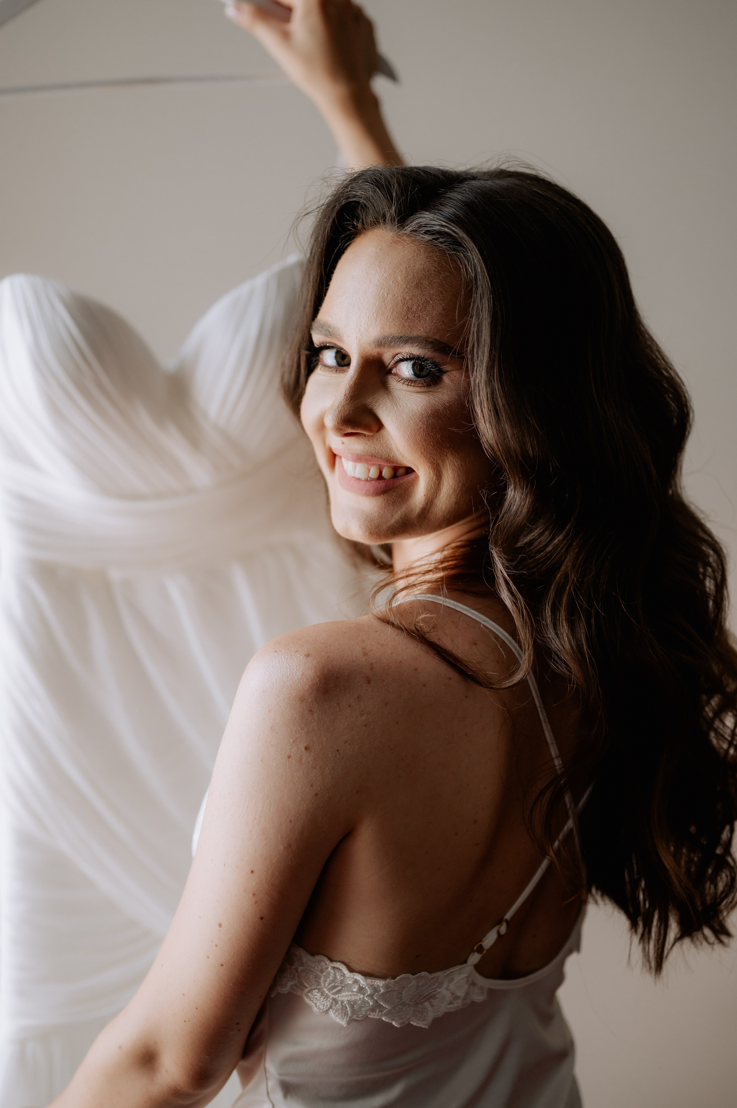 Cununie civila in aer liber , artificii de zi colorate , decor nunta , nunta la Hotel Traian. Proud Vision Weddings | Wedding Photography & Film — Servicii profesionale Foto Video Nunta Iasi