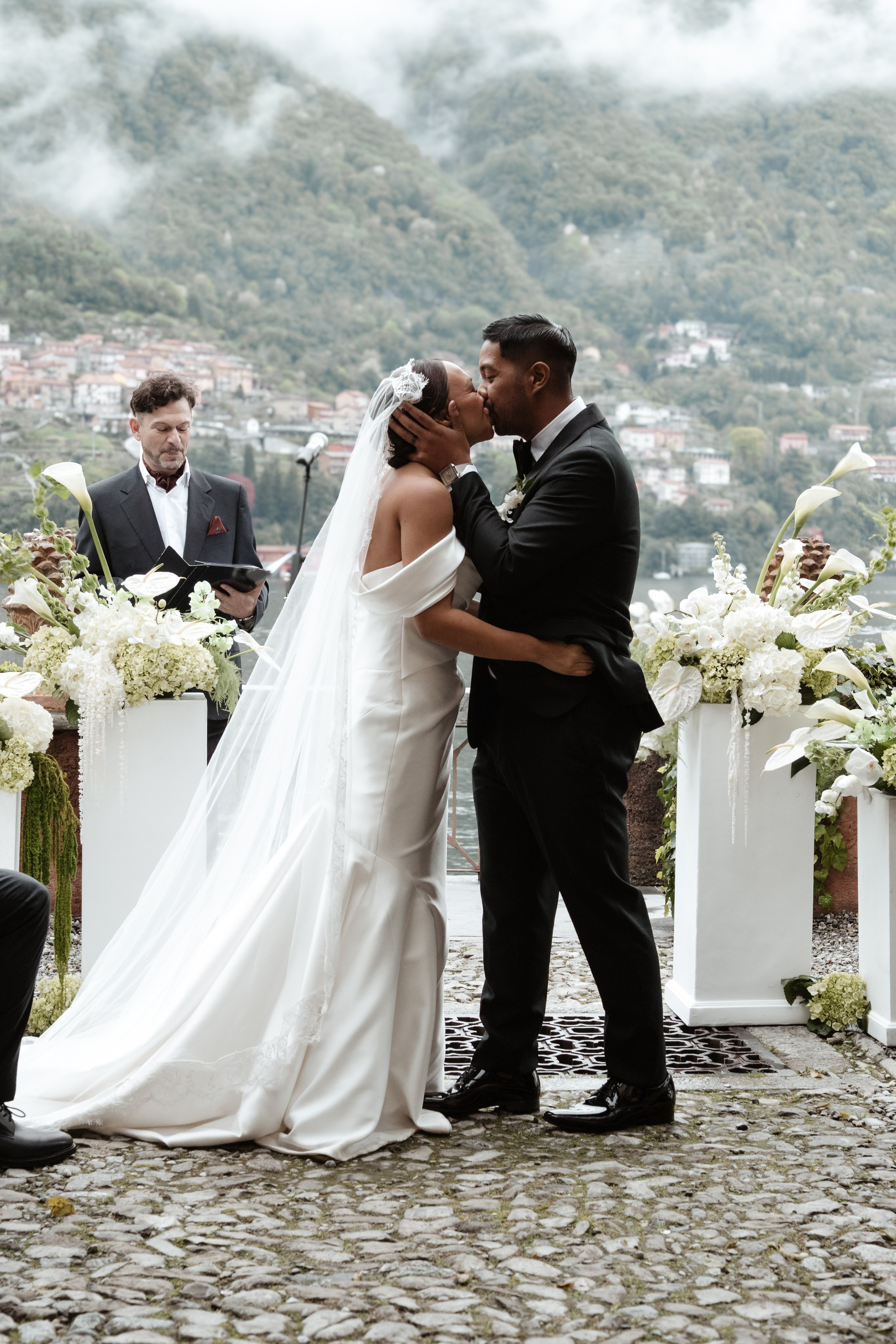 BEATRICE AND RAFAELE_LAKE COMO_Villa Regina Teodolinda. PHOTOGRAPHER IN ITALY