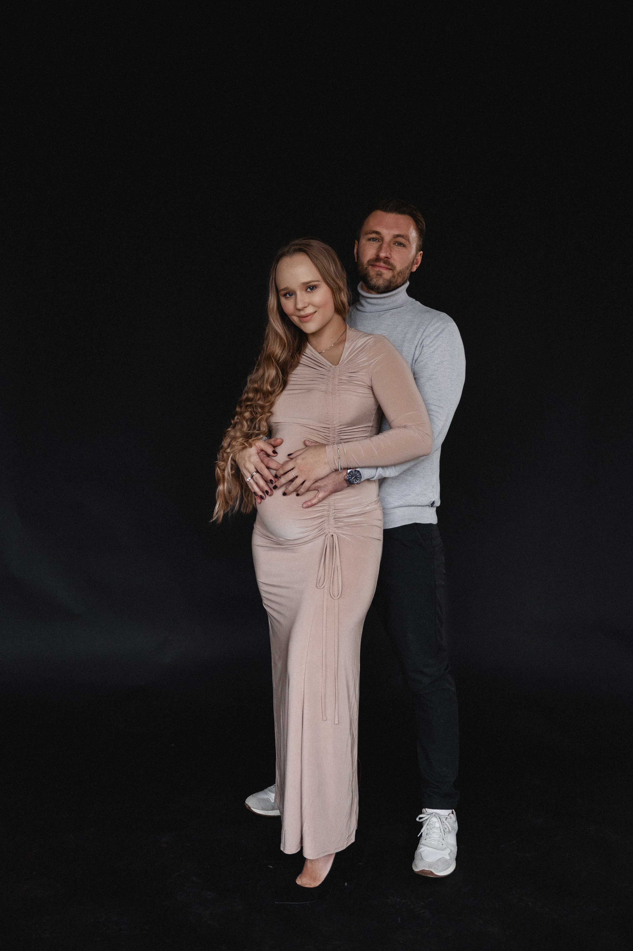 Babybauch Shooting im Fotostudio | Schwangerschaftsfotos in Bochum. Hochzeitsfotografin Bochum | Halyna Reiche Fotografie NRW