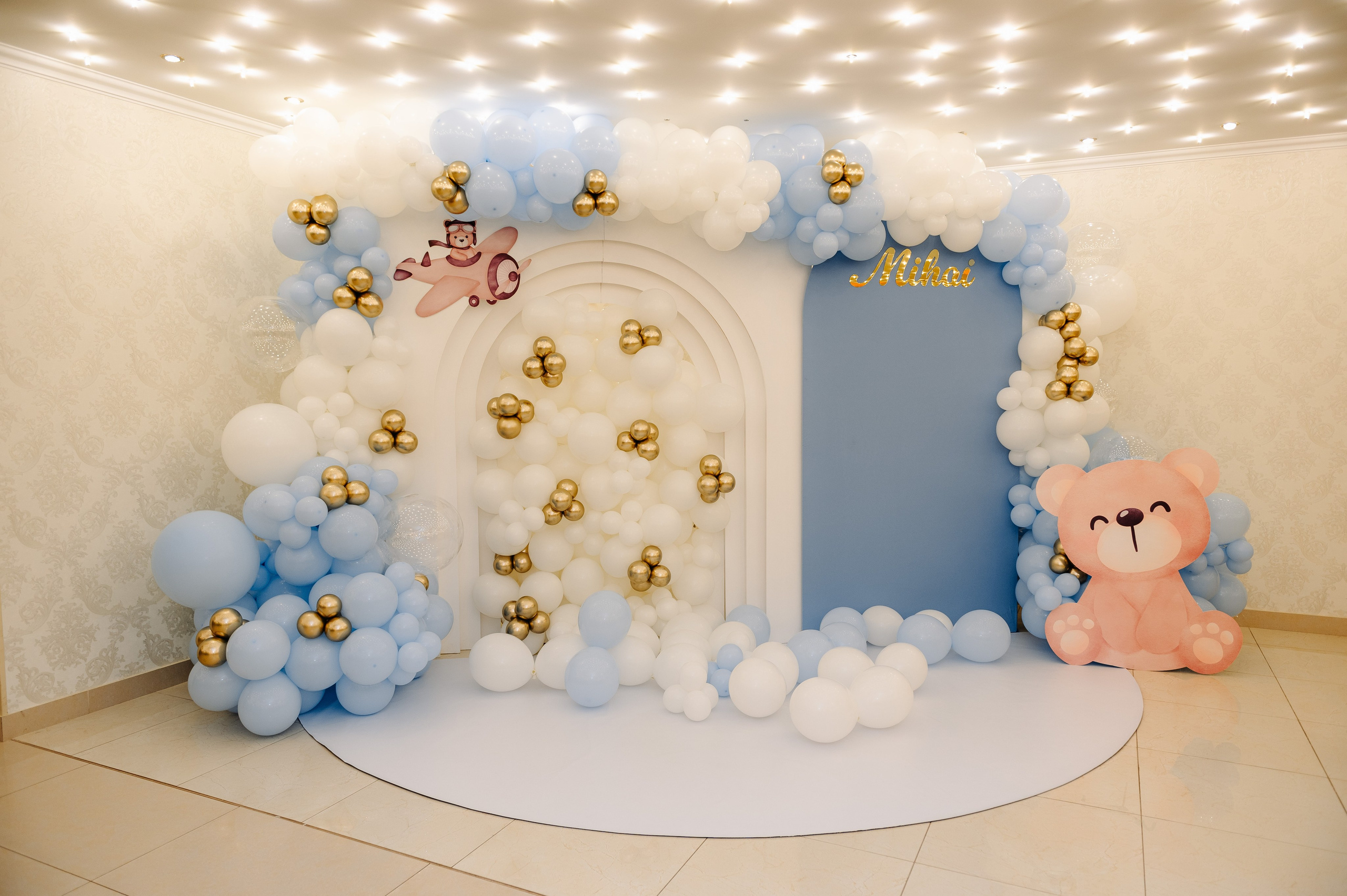 Botezul lui Mihai. Acasă