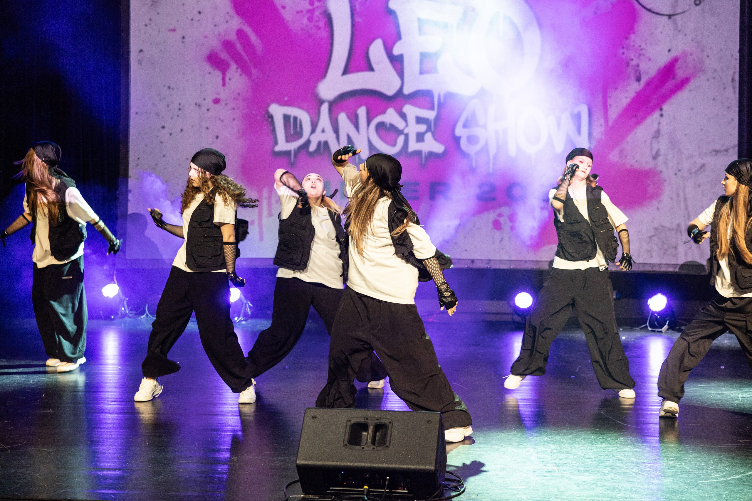 LEO DANCE SHOW WINTER 2025. Семейный и детский фотограф в Варшаве Мила Бобровская