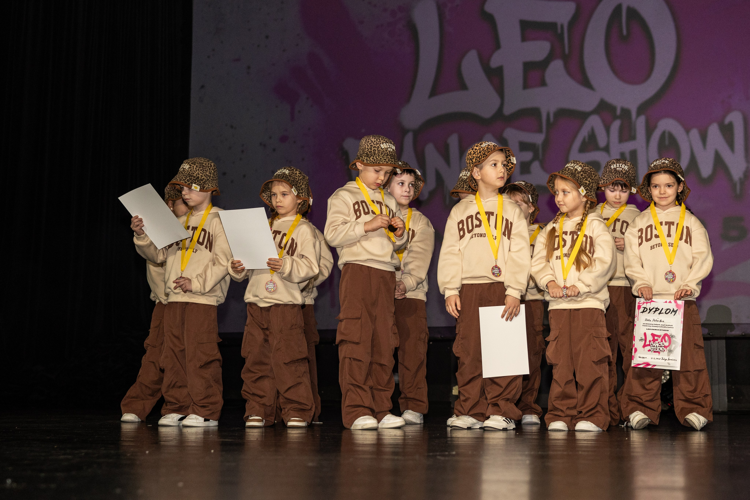 LEO DANCE SHOW WINTER 2025. Семейный и детский фотограф в Варшаве Мила Бобровская