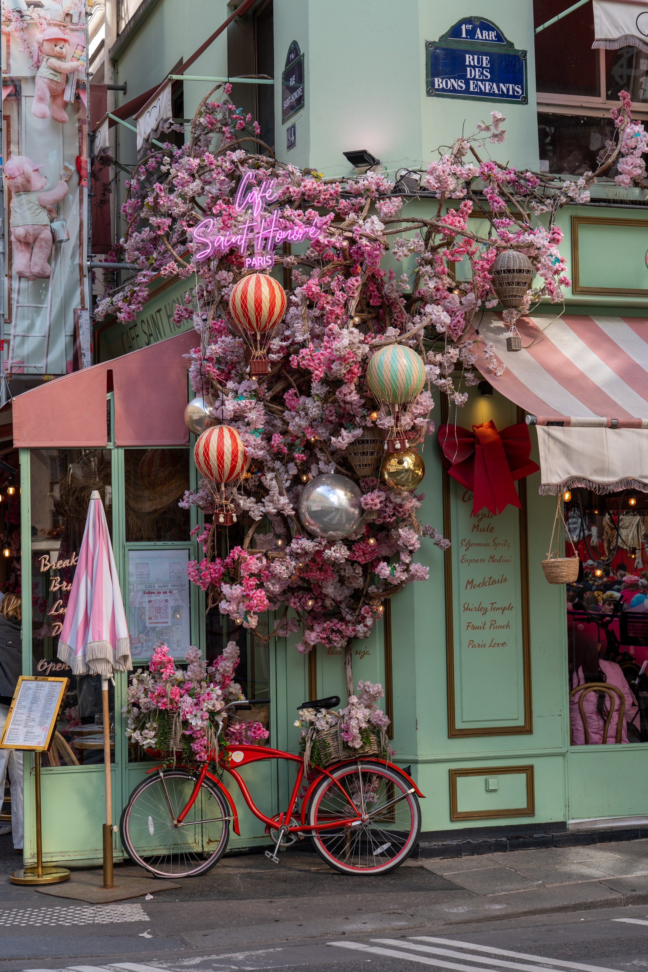 Streets of Paris. URBANSTREETFILES.ART