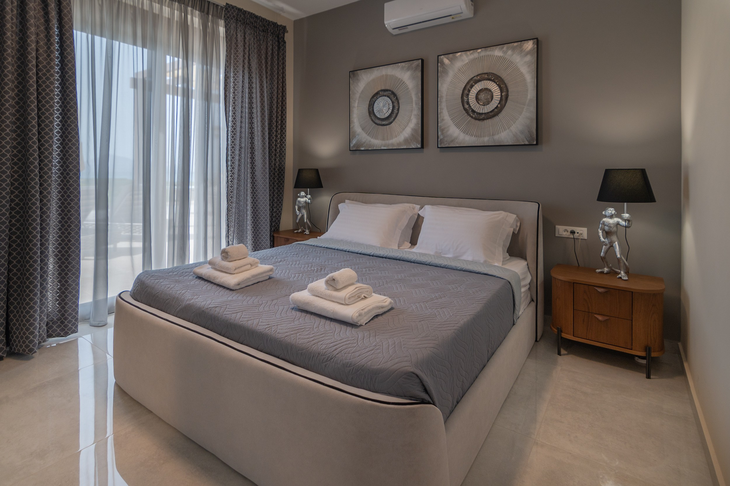 Stone House in Plaka. Photograper in Chania, Crete