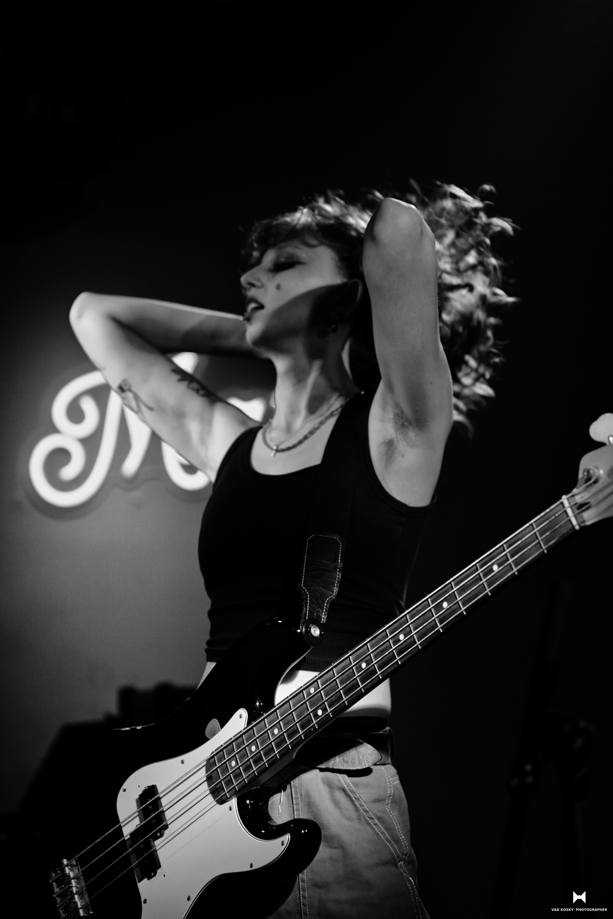 Crimson bass — Mary Bar Haifa 28.11.25. Vad Kosky Photographer