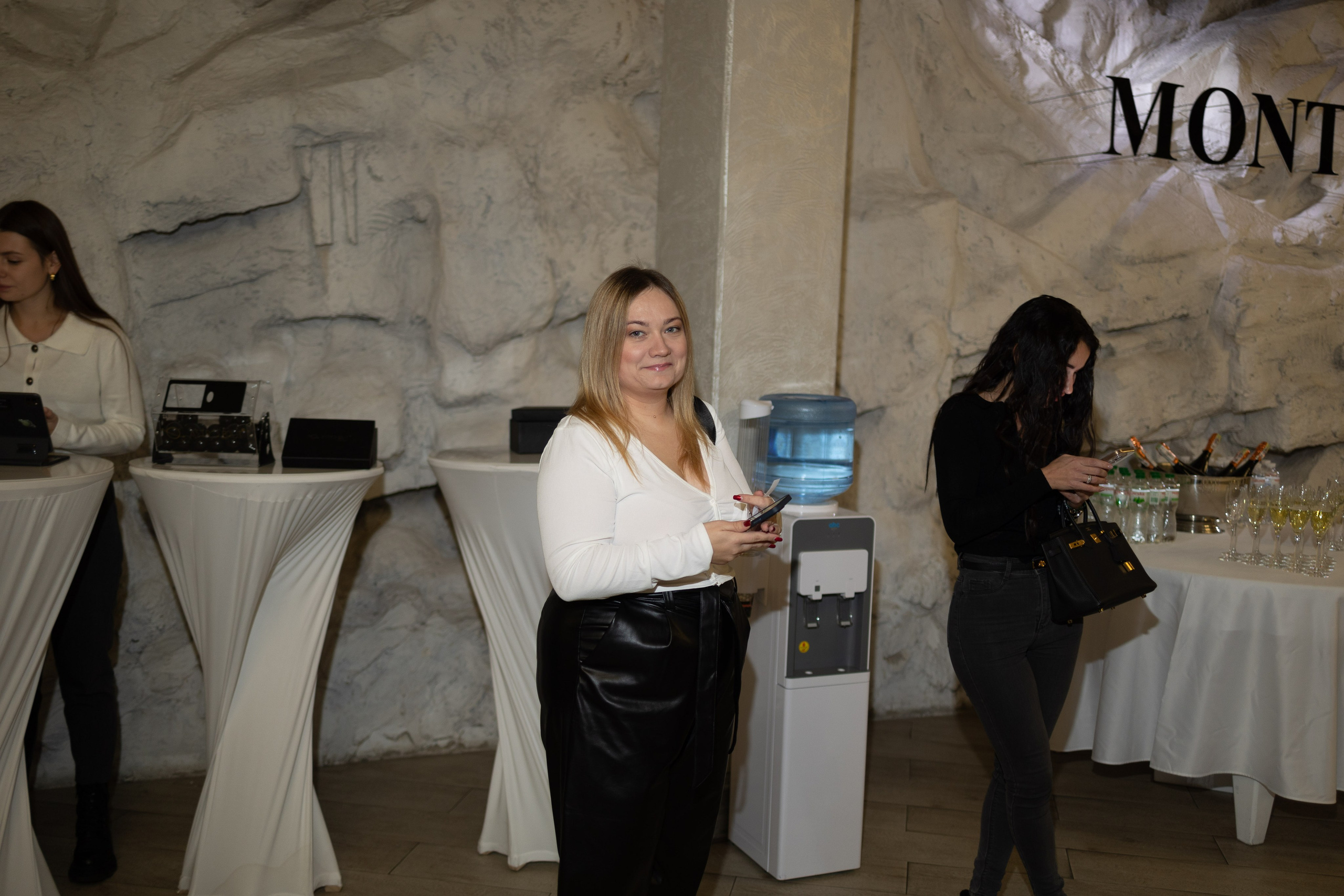 AstroBrut Conference. Wedding and family photographer